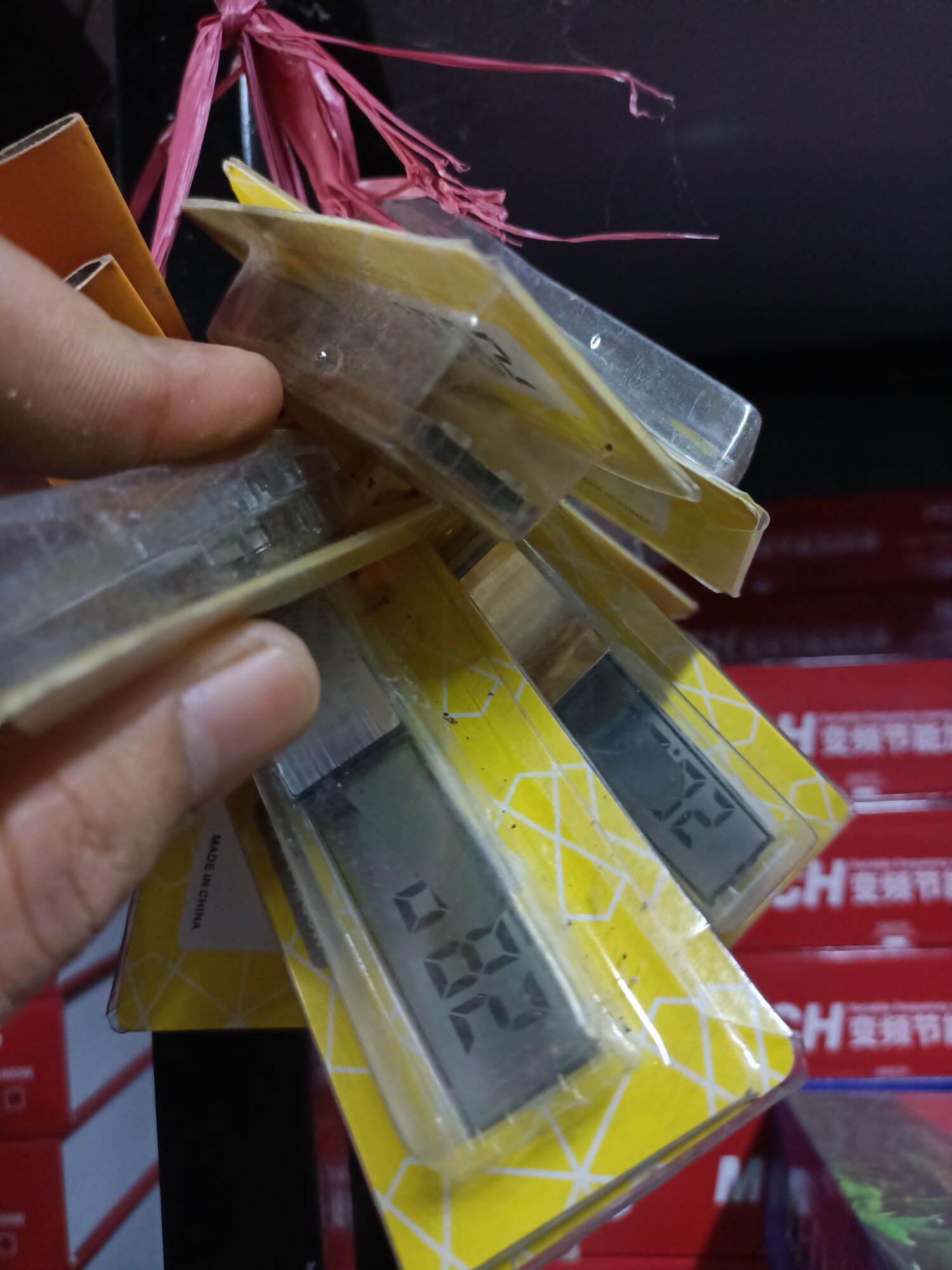 Nhiệt Kế Dán Hồ Cá Đo Nhiệt Độ Hồ Cá