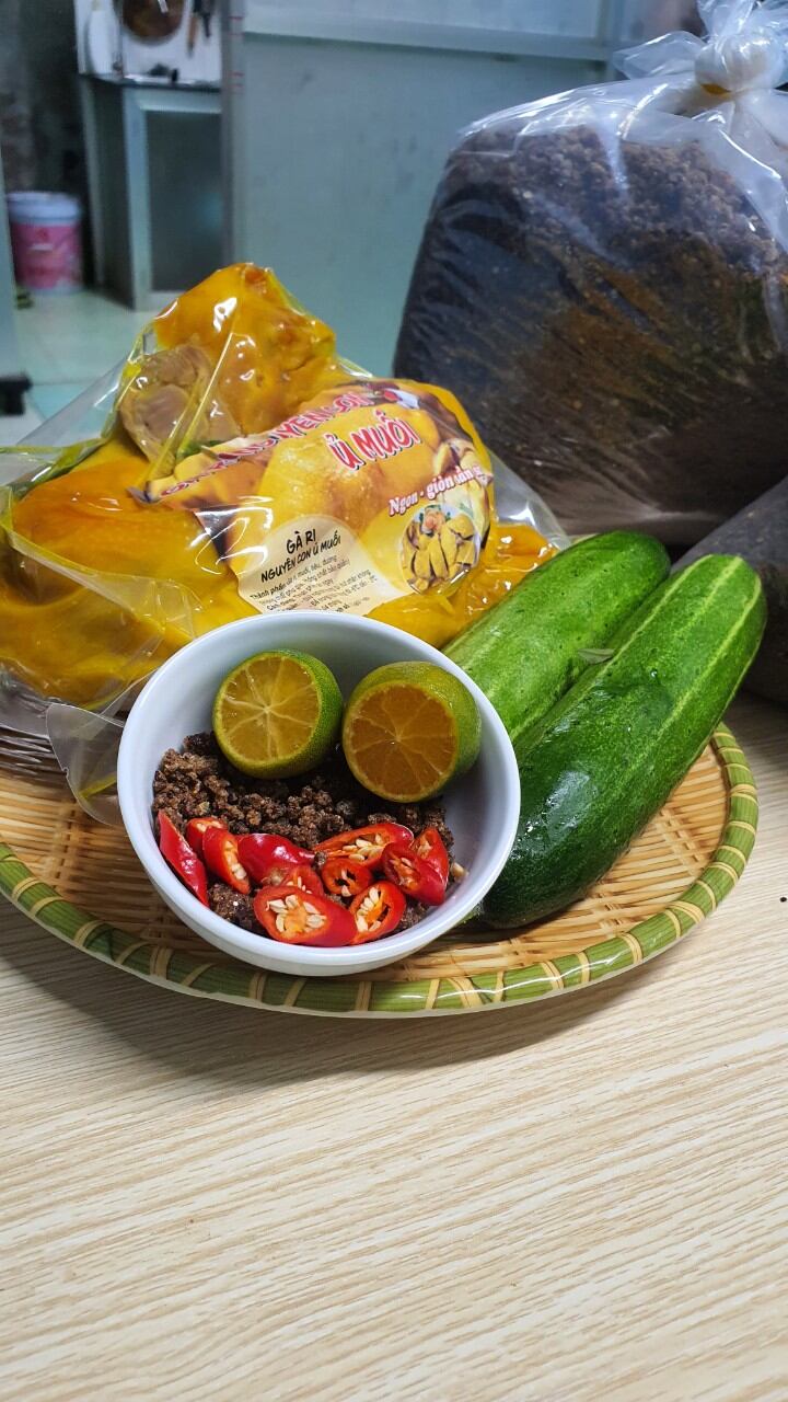 MUỐI TIÊU THẦN THÁNH CHẤM GÀ Ủ MUỐI