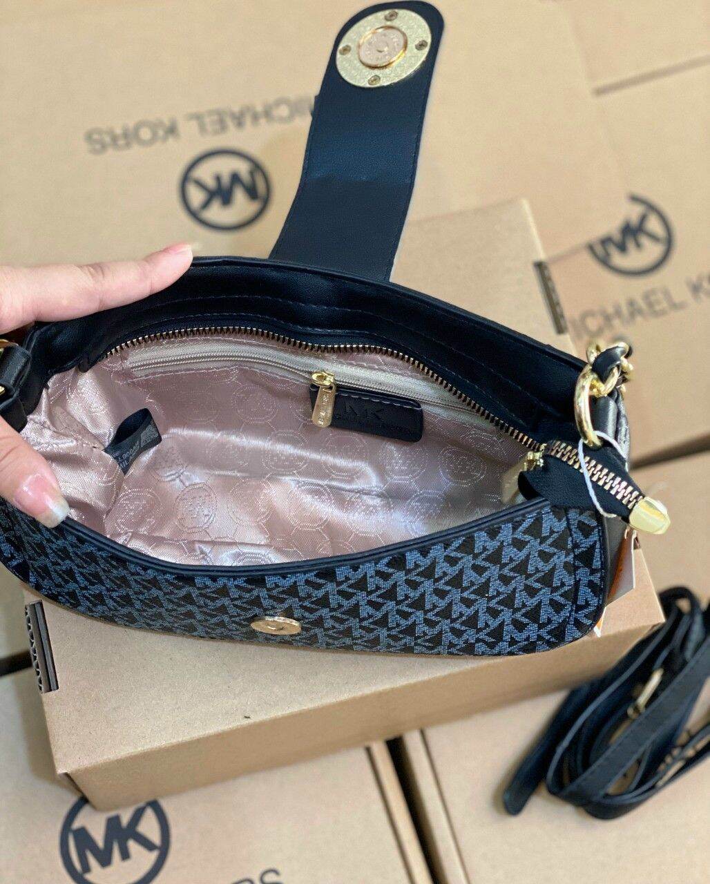 TÚI ĐEO CHÉO MK XUẤT KHẨU SIZE 23CM
