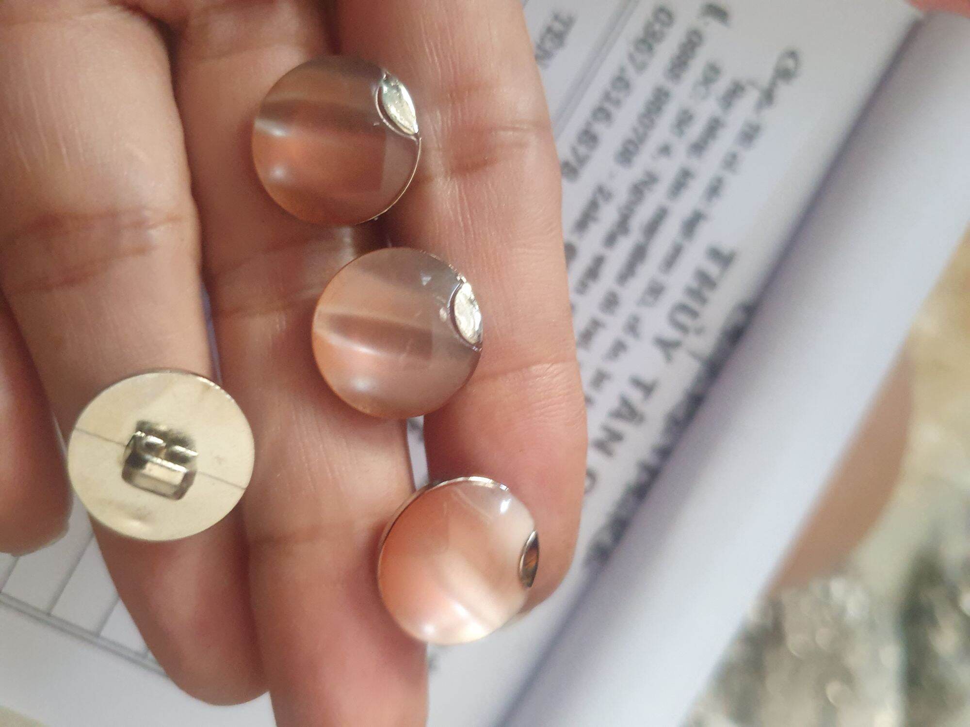 Nút sơ mi poli cao cấp chân thấp