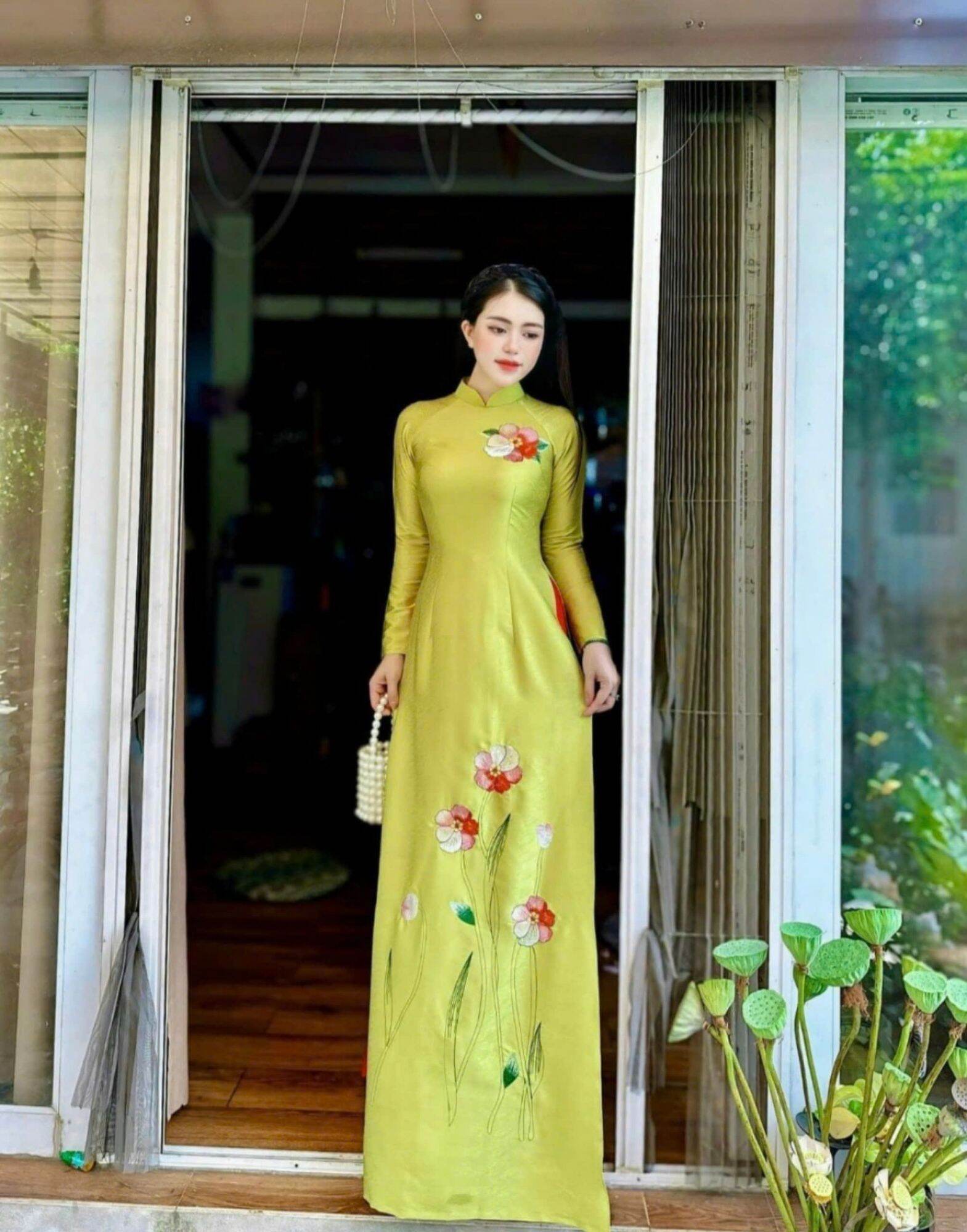 Áo dài lụa Tây Thi thêu hoa cao cấp đủ size (chỉ áo)