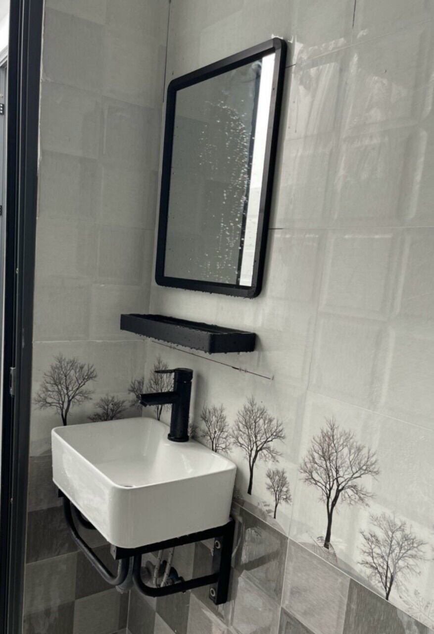 Bồn rửa mặt treo tường, KỆ LAVABO RỬA MẶT 4 MÓN( gương+ kệ kính+ lavabo+khung treo)