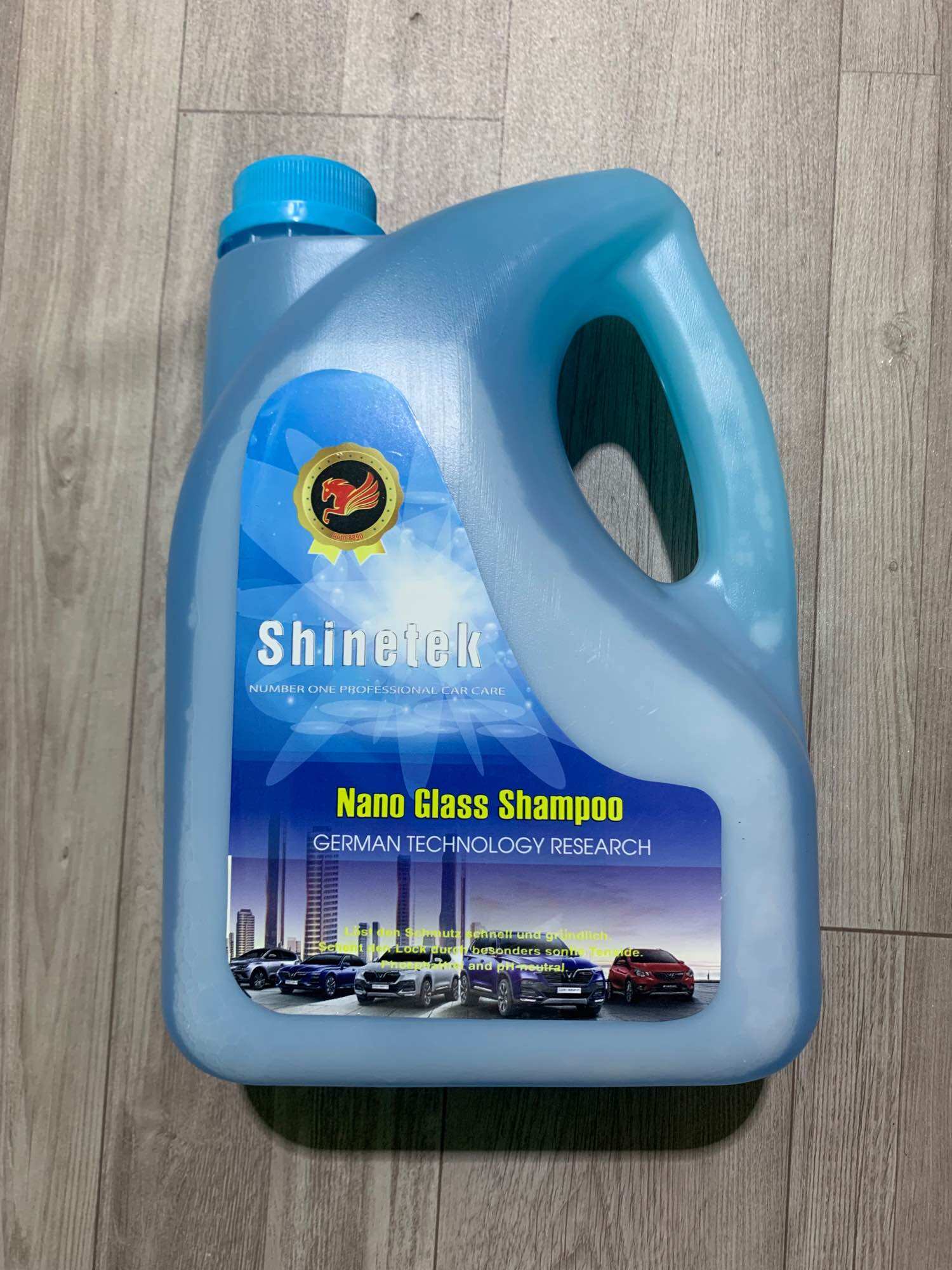 Nước rửa kính ô tô
