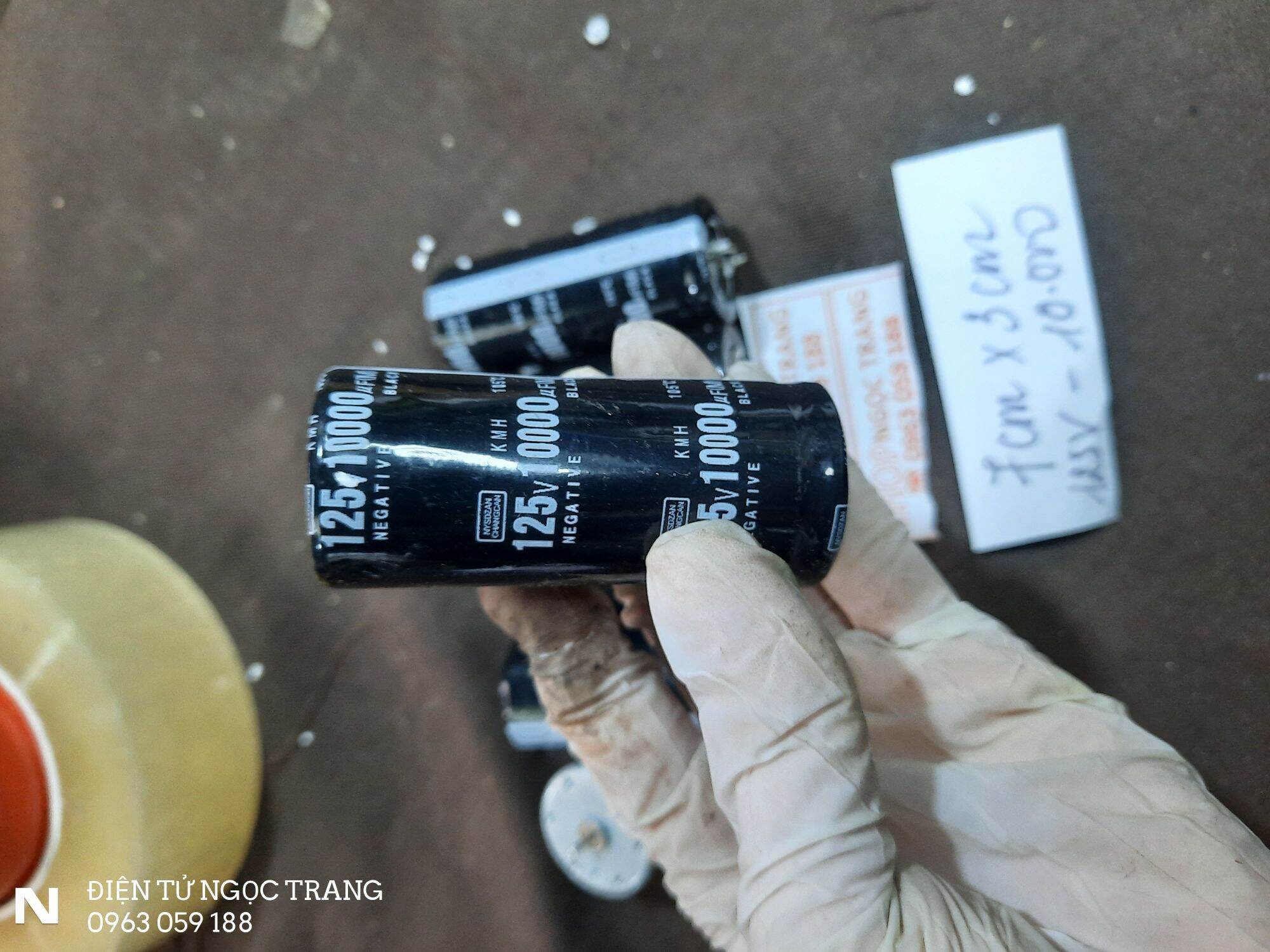 Tụ 10000- 125V - Giá 1 Cái