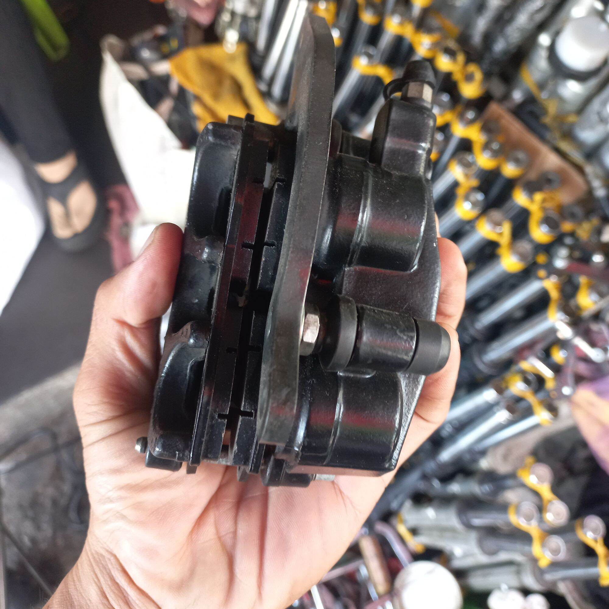 Heo dầu Trước Pcx , Heo dầu Trước shmode mới 98%