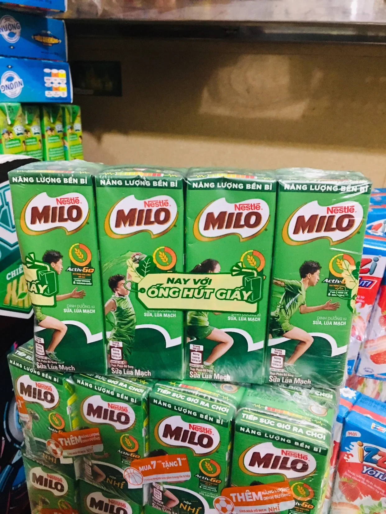 Lốc 4 hộp Thức uống lúa mạch Nestle Milo 180ml