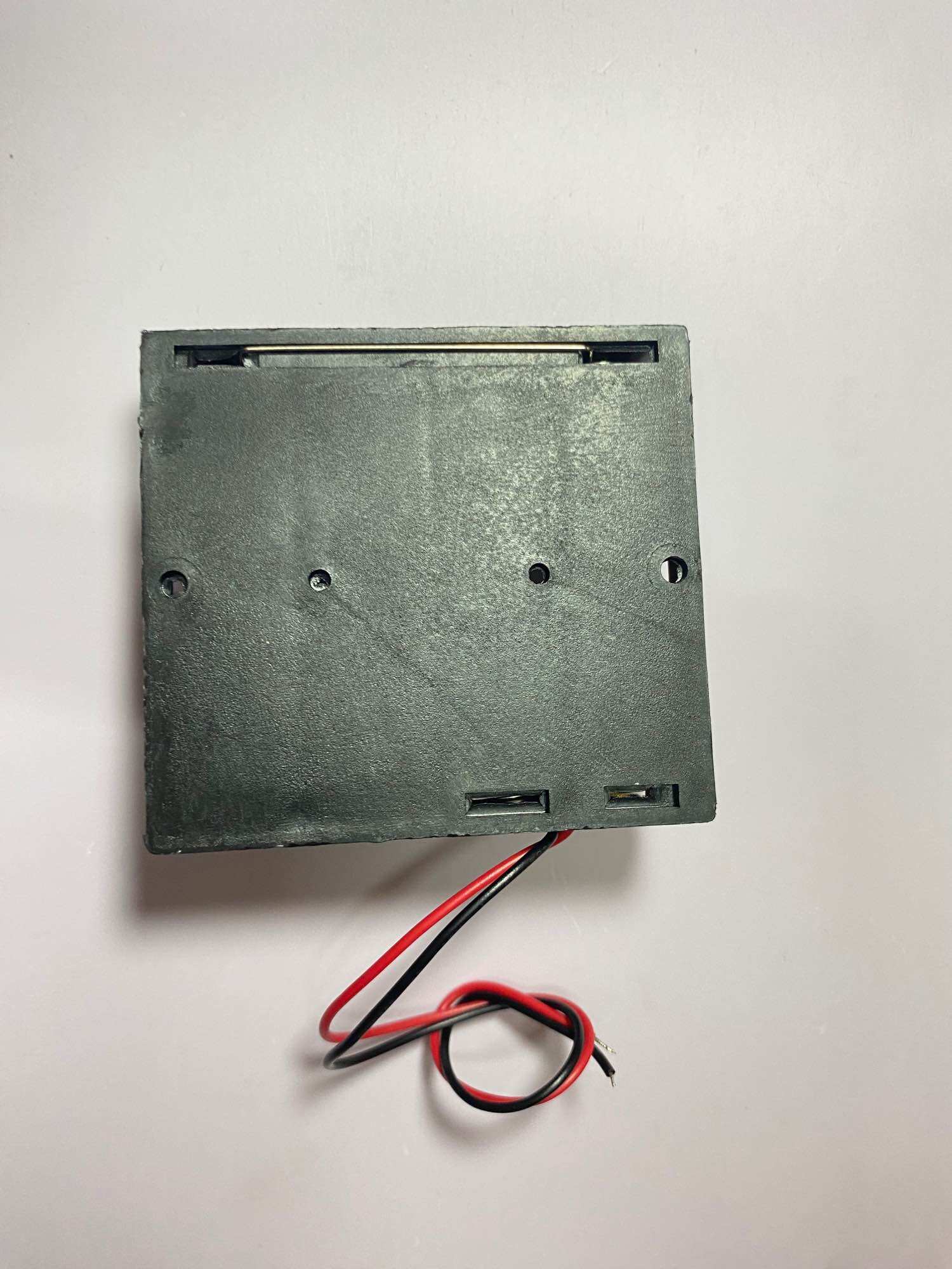 Đế 4 pin 1v5 size AA