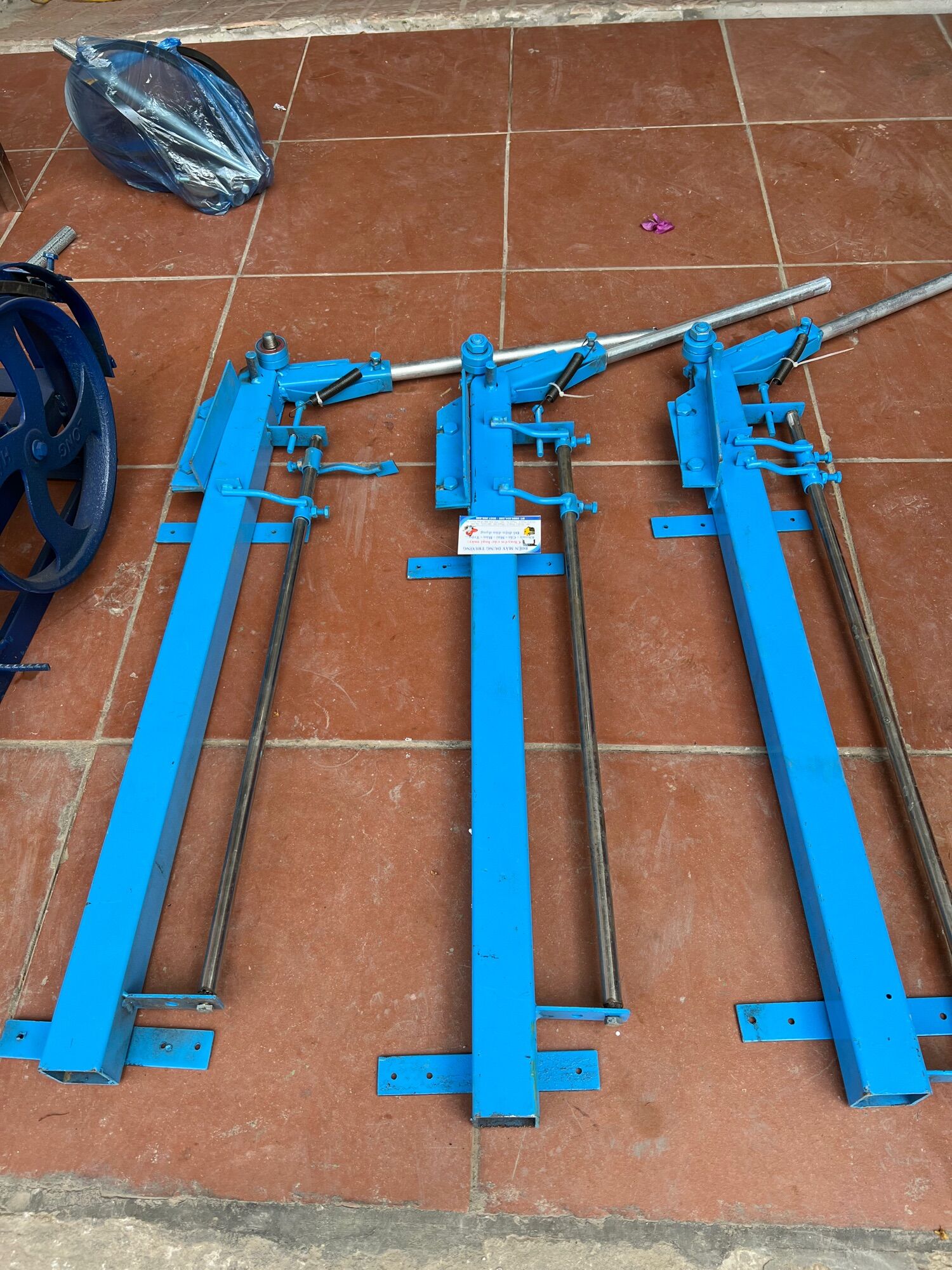Bàn bẻ đai 6-8-10 | máy xây dựng trường dung