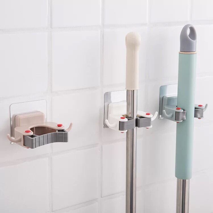 Kẹp chổi dán tường tiện dụng chắc chắn