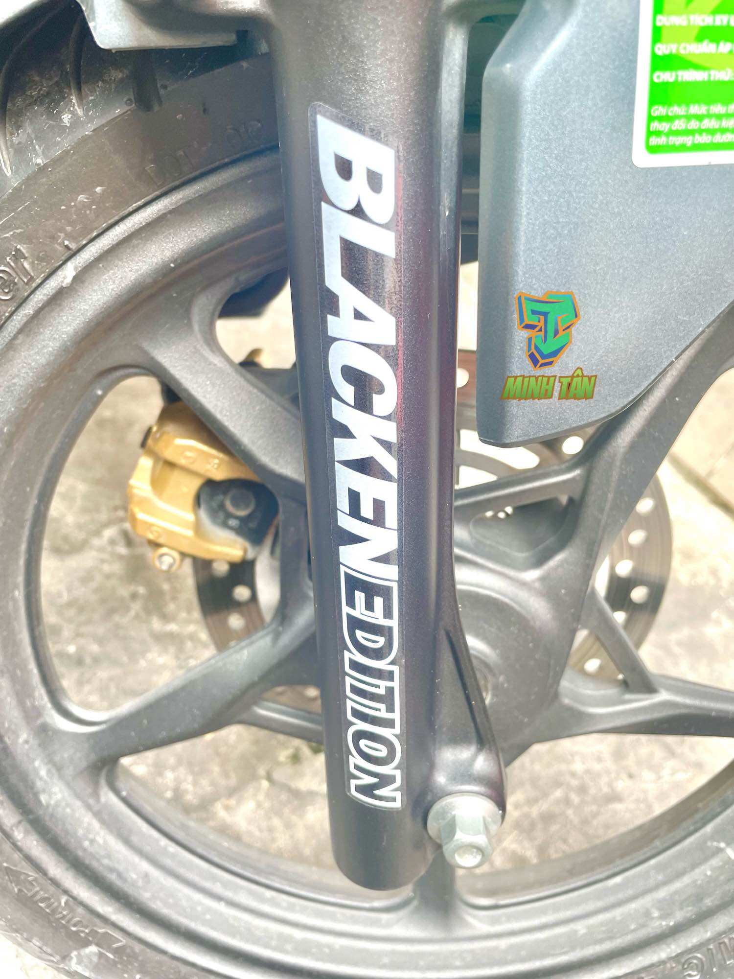 Tem BLACKEN EDITION nền trong siêu nét. ( giá 1 cặp)