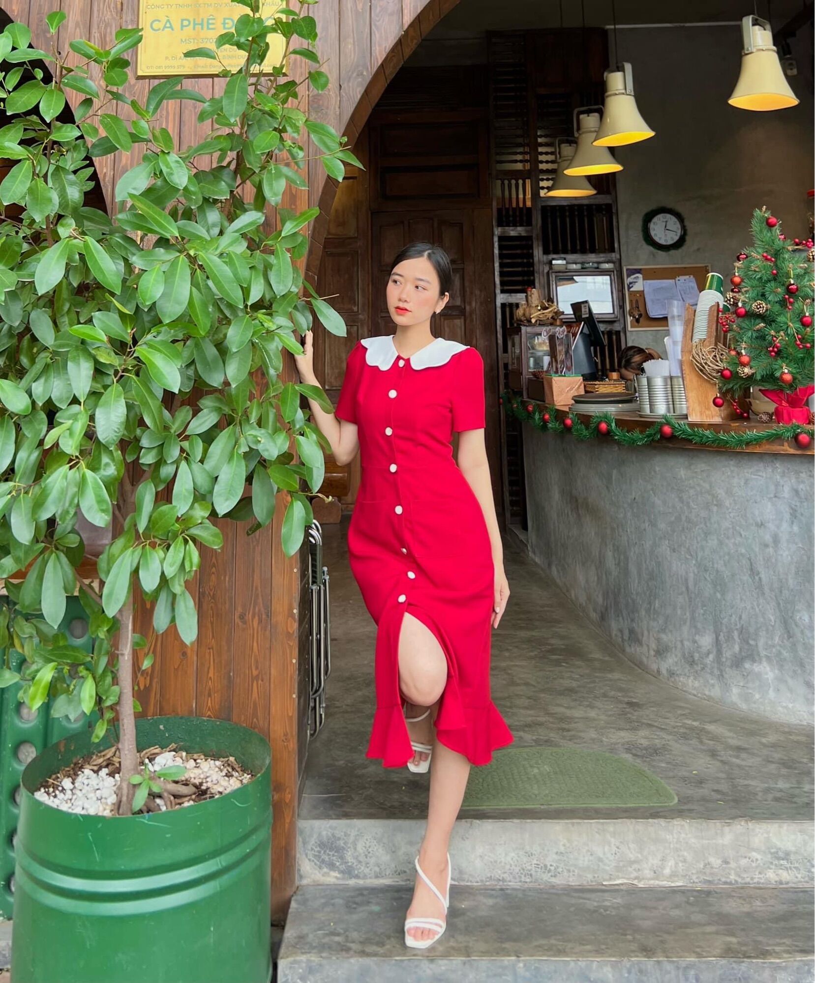 Đầm cổ sen dáng đuôi cá dài - Nhật Lựu