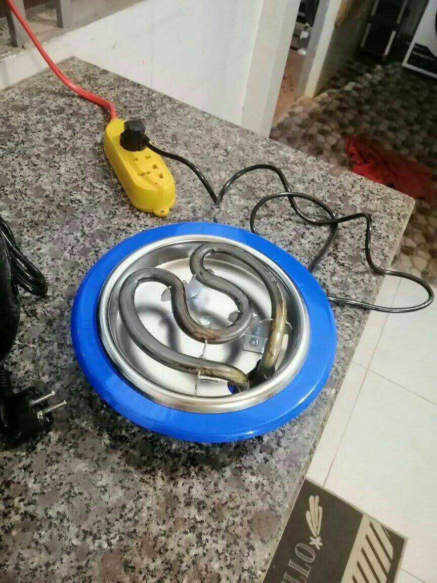 Bếp hơ lá trầu đắp cho bé