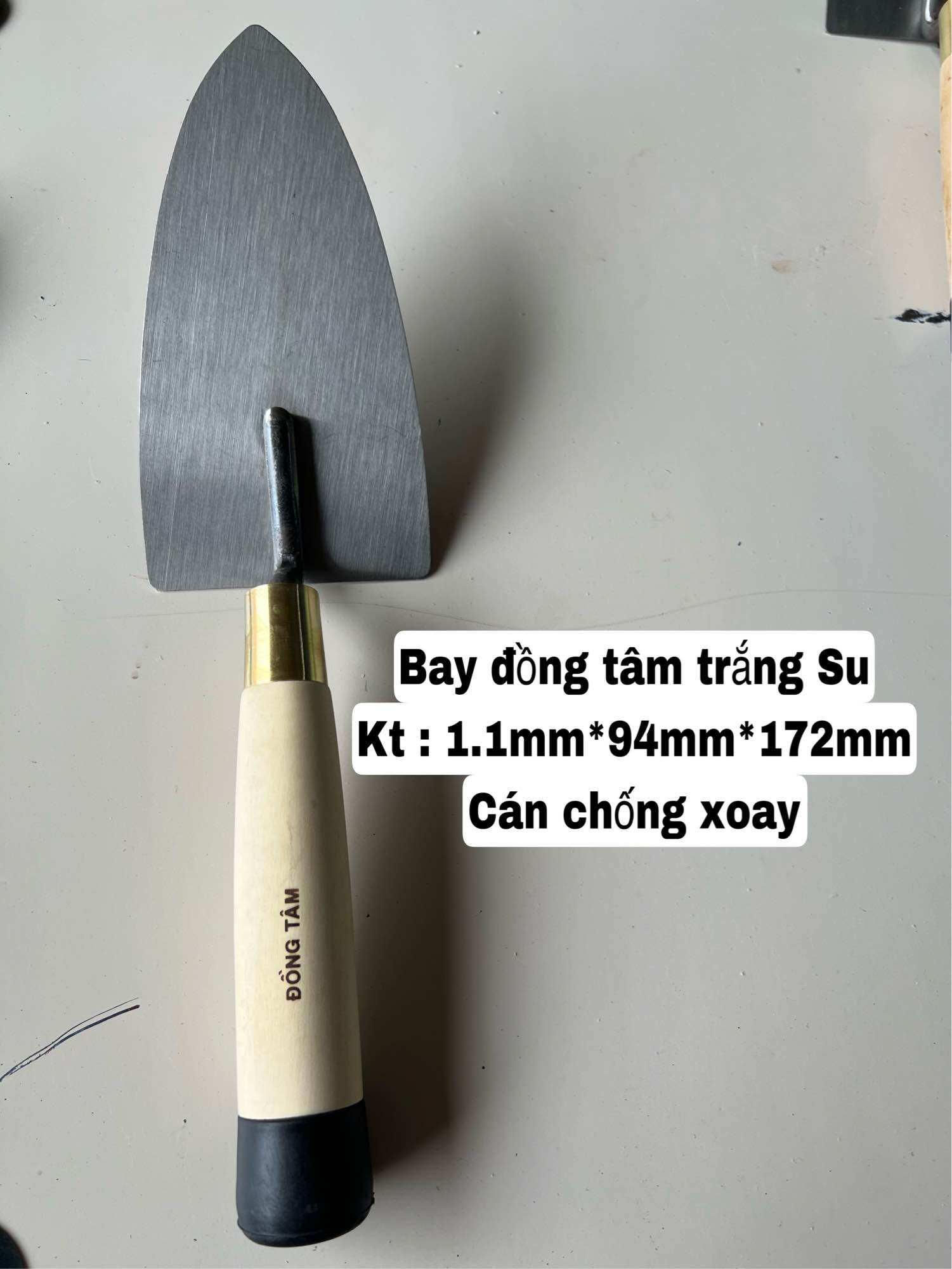 Bay thợ hồ bay xây dựng bằng thép cán gỗ cao cấp chống xoay