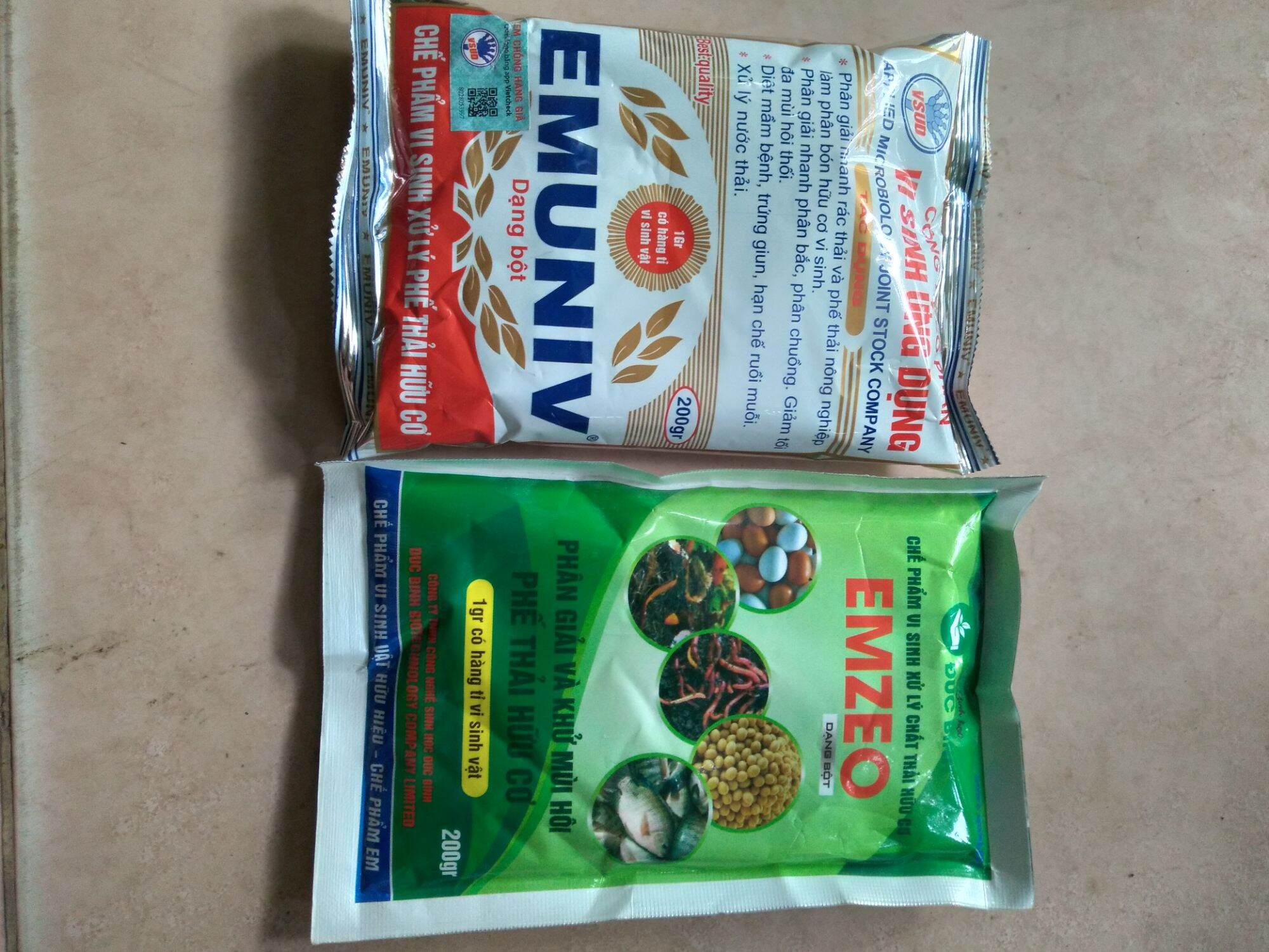 COMBO 2 GÓI MEN EMZEO VÀ EMUNIV DÙNG ĐỂ Ủ PHÂN, Ủ CÁ,, ĐẬU TƯƠNG VÀ XỬ LÝ MÙI HÔI.