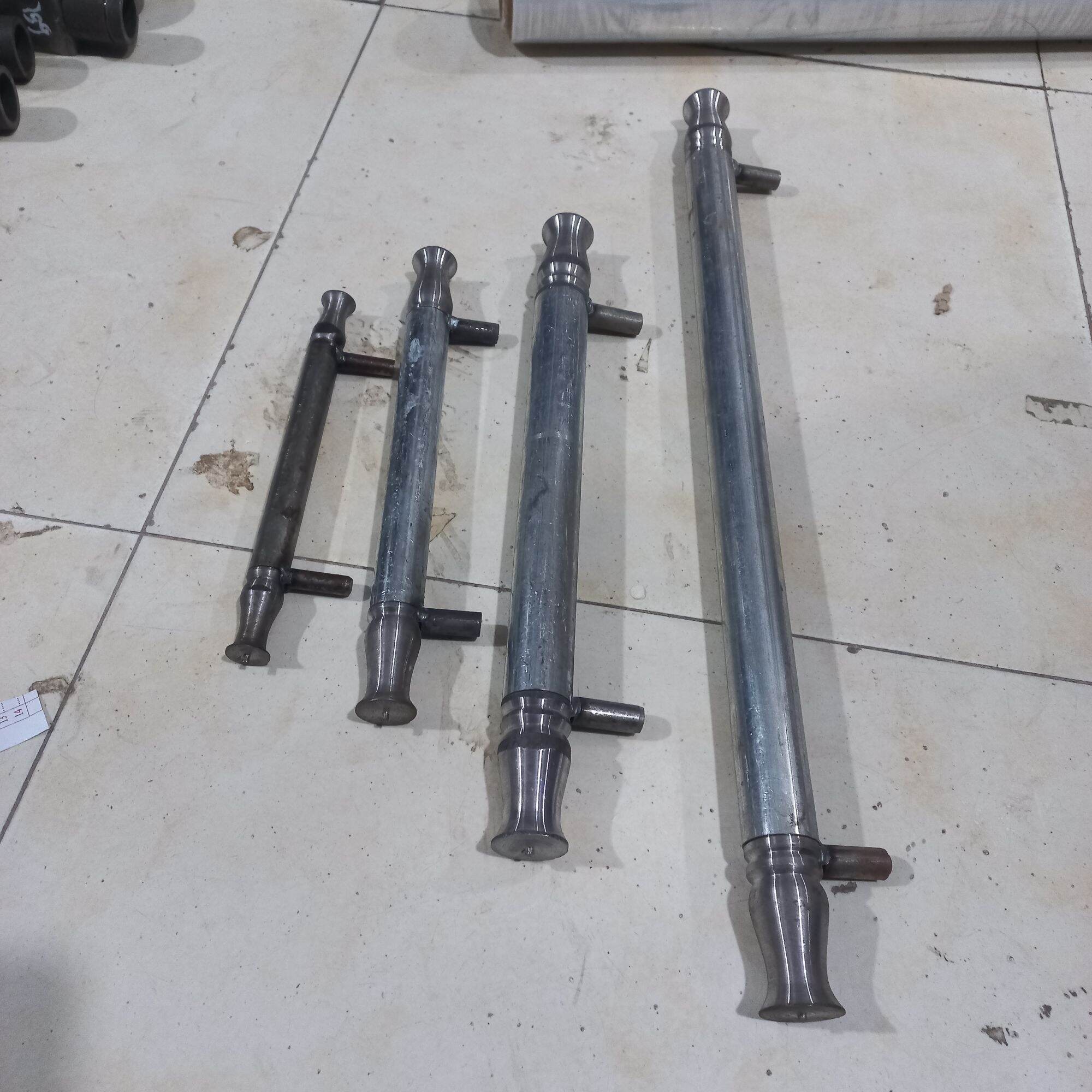 Tay nắm cửa sắt,cổng sắt,nhiều kích cỡ