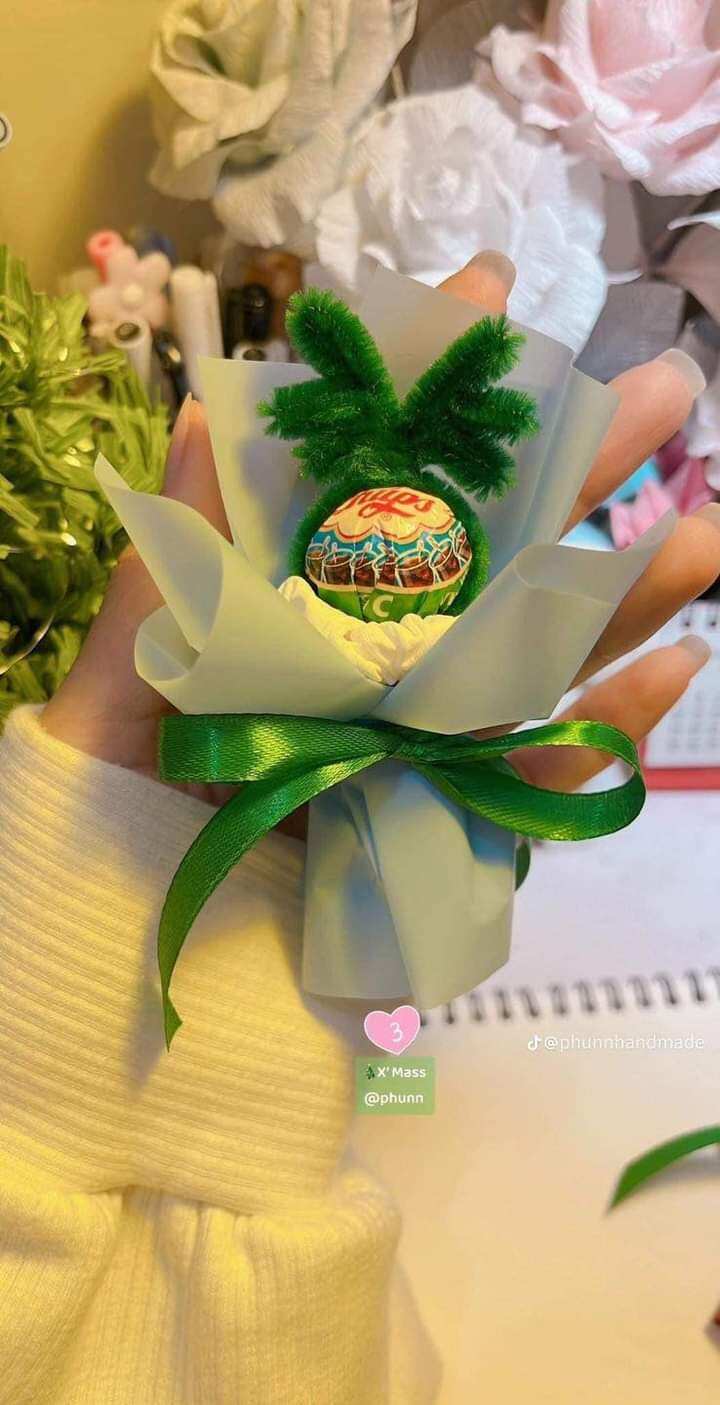 bó hoa kẹo mút giáng sinh