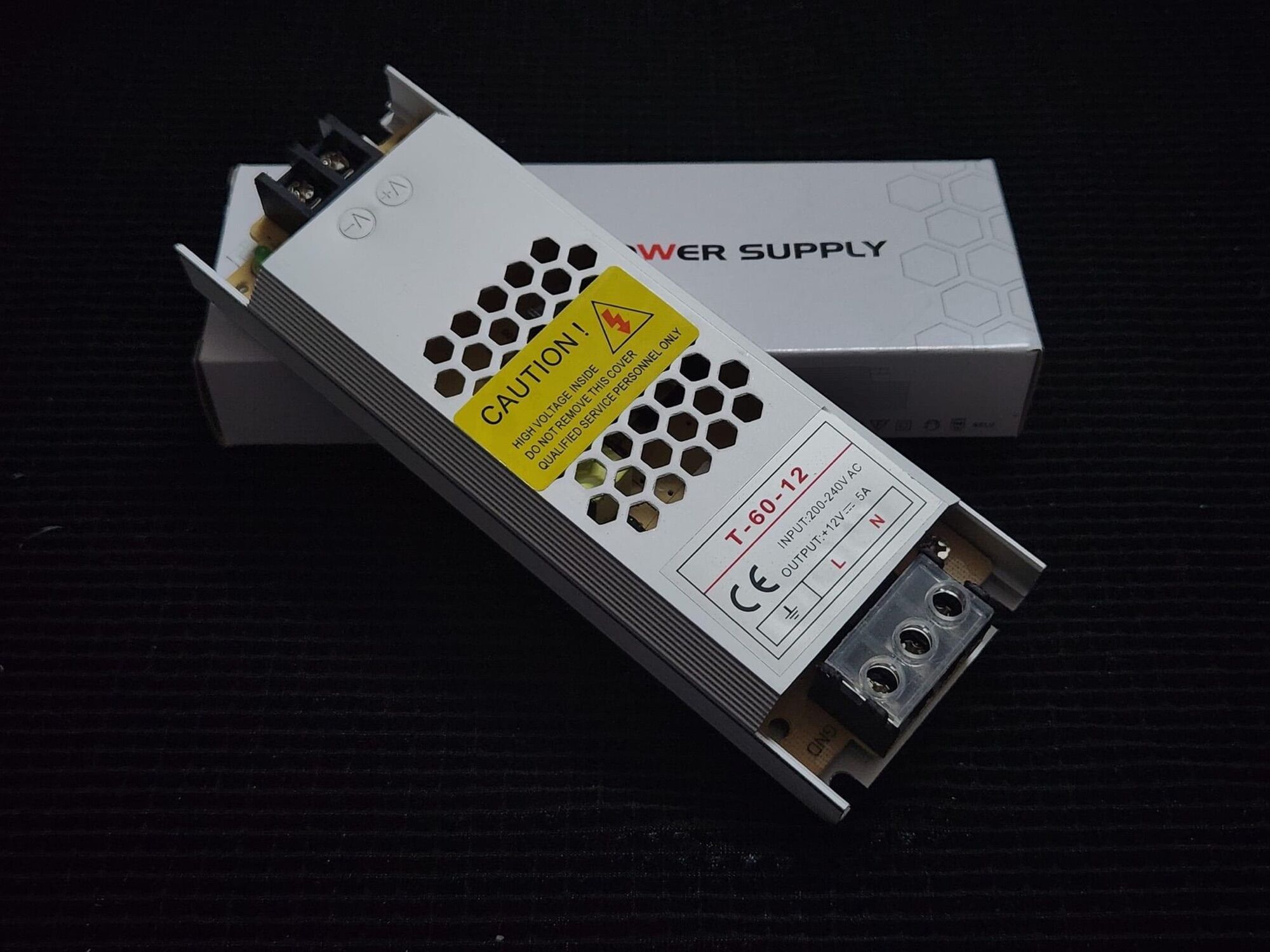 Nguồn 12V 5A