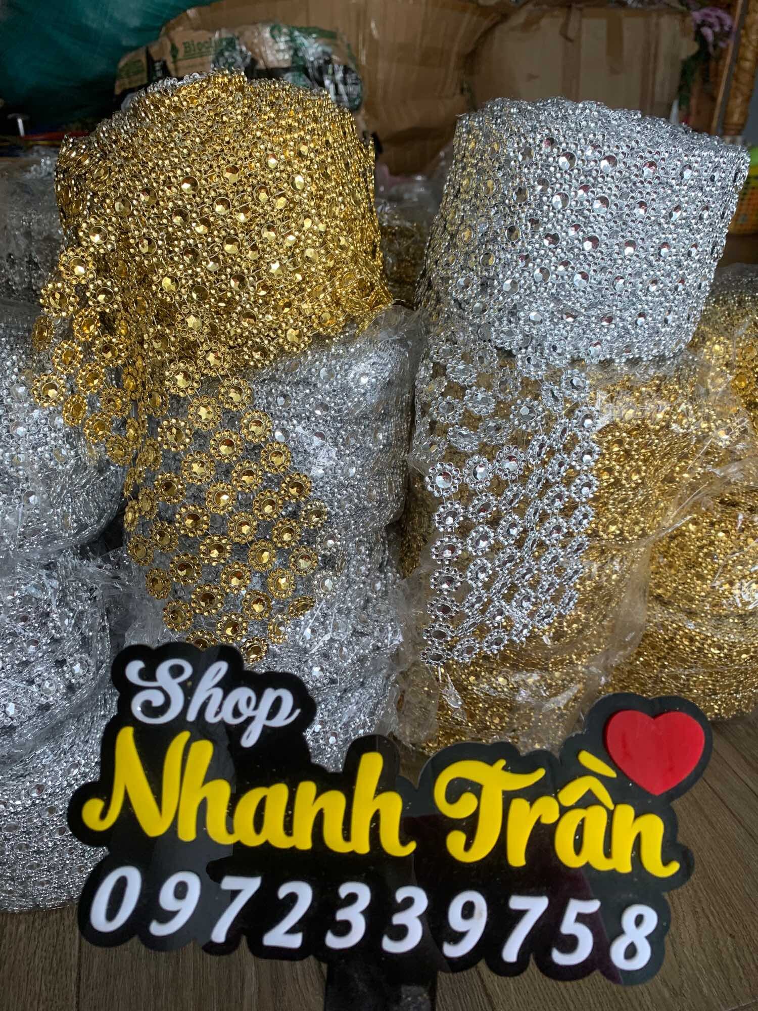 Cuộn đá hoa mai trang trí
