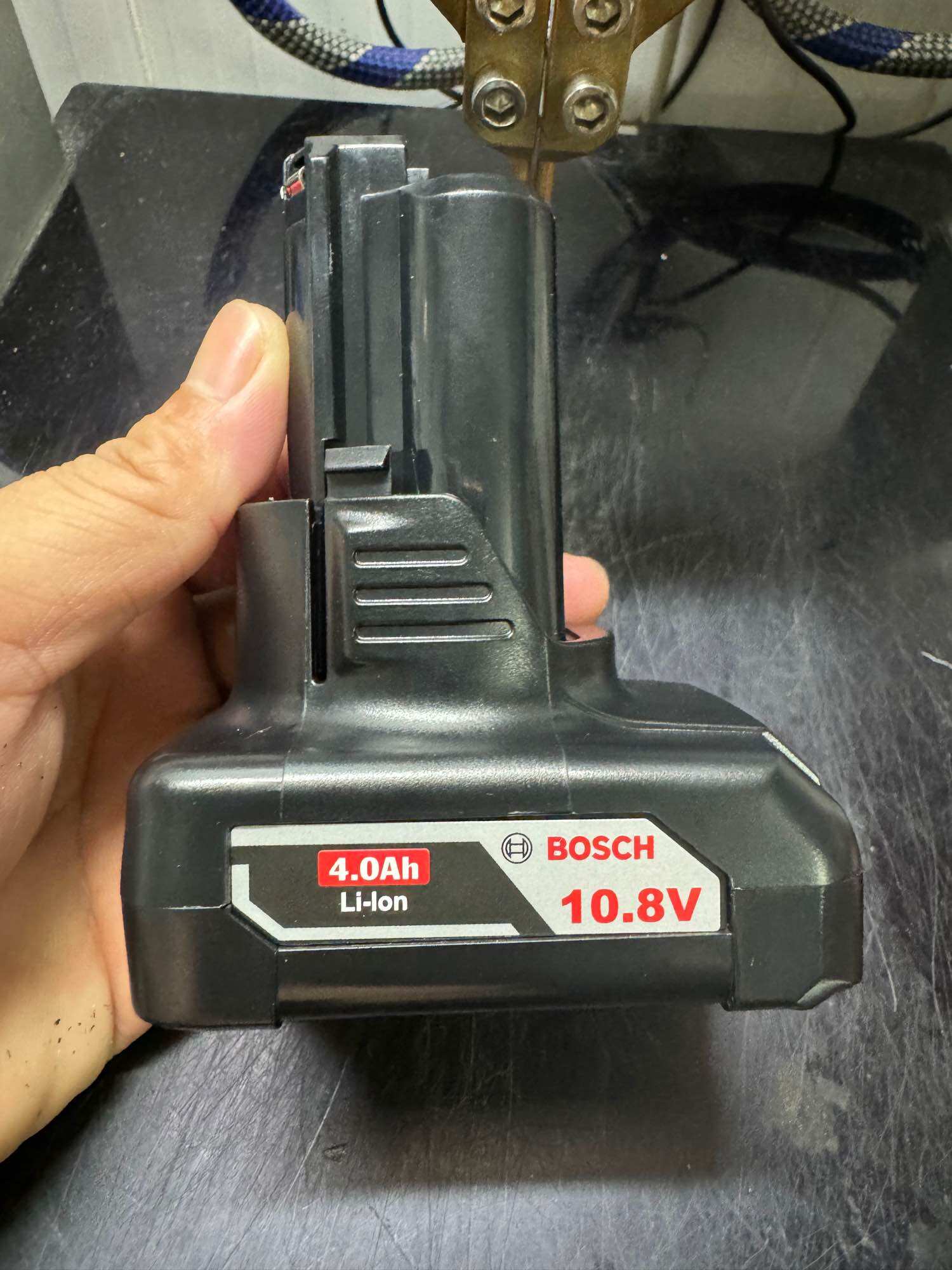 Pin bosch 12V 2.5ah