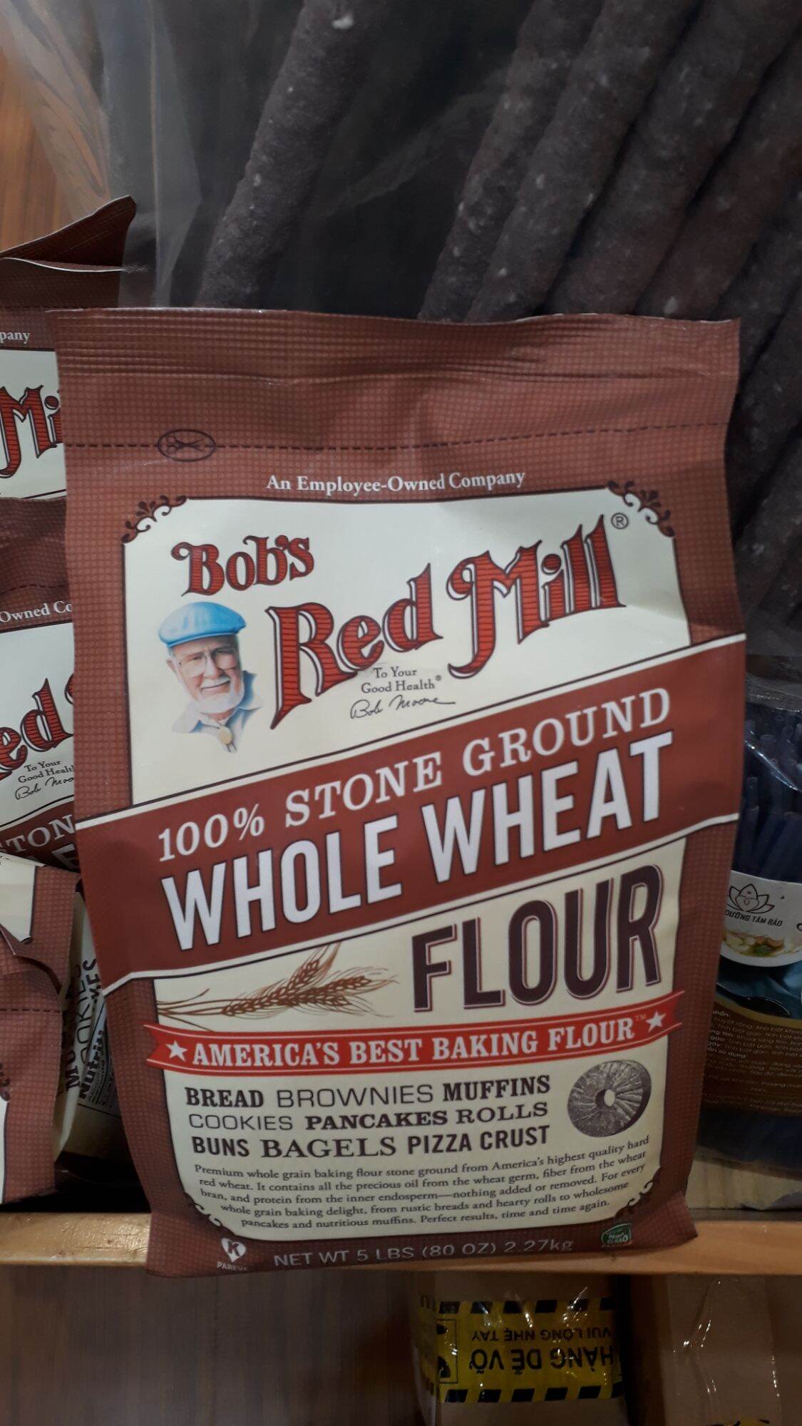 Bột mì nguyên cám hiệu Bob's Red Mill, 2,27kg