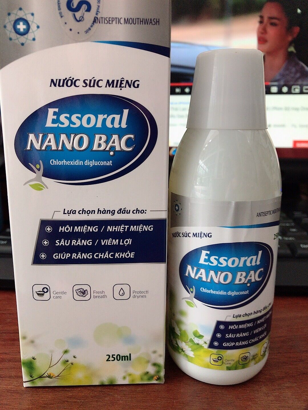 Nước súc miệng essoral nano bạc 250ml