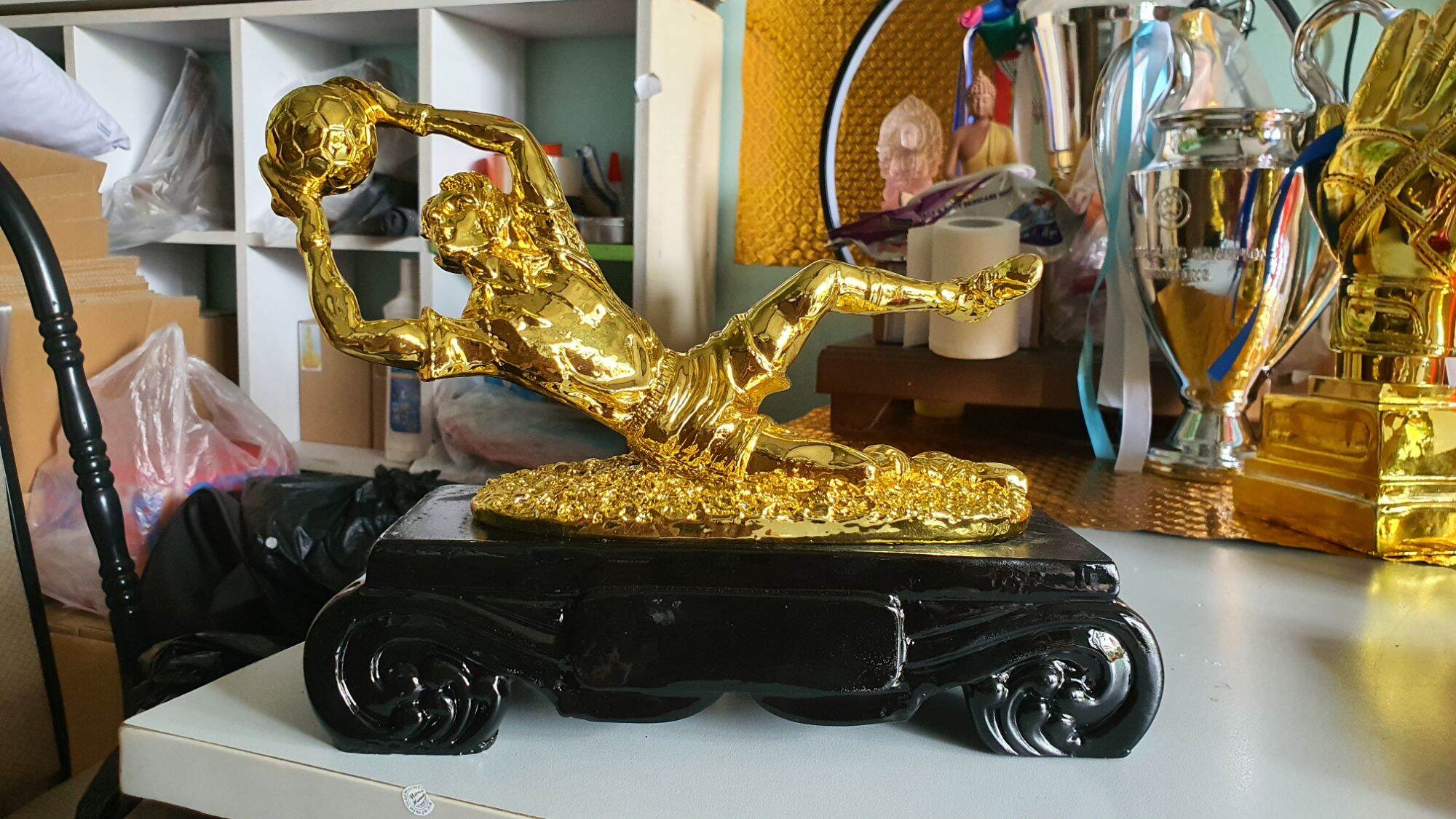 Thủ môn xuất sắc size to