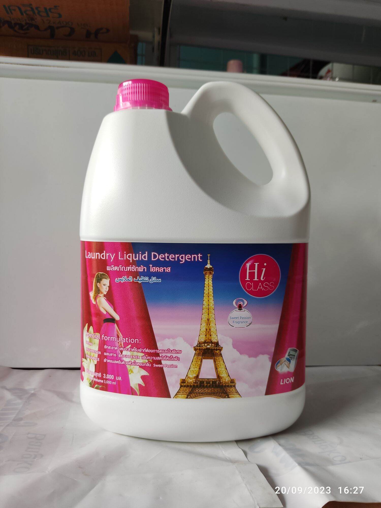 Nước giặt Hiclass nội địa Thái Lan 3l màu hồng