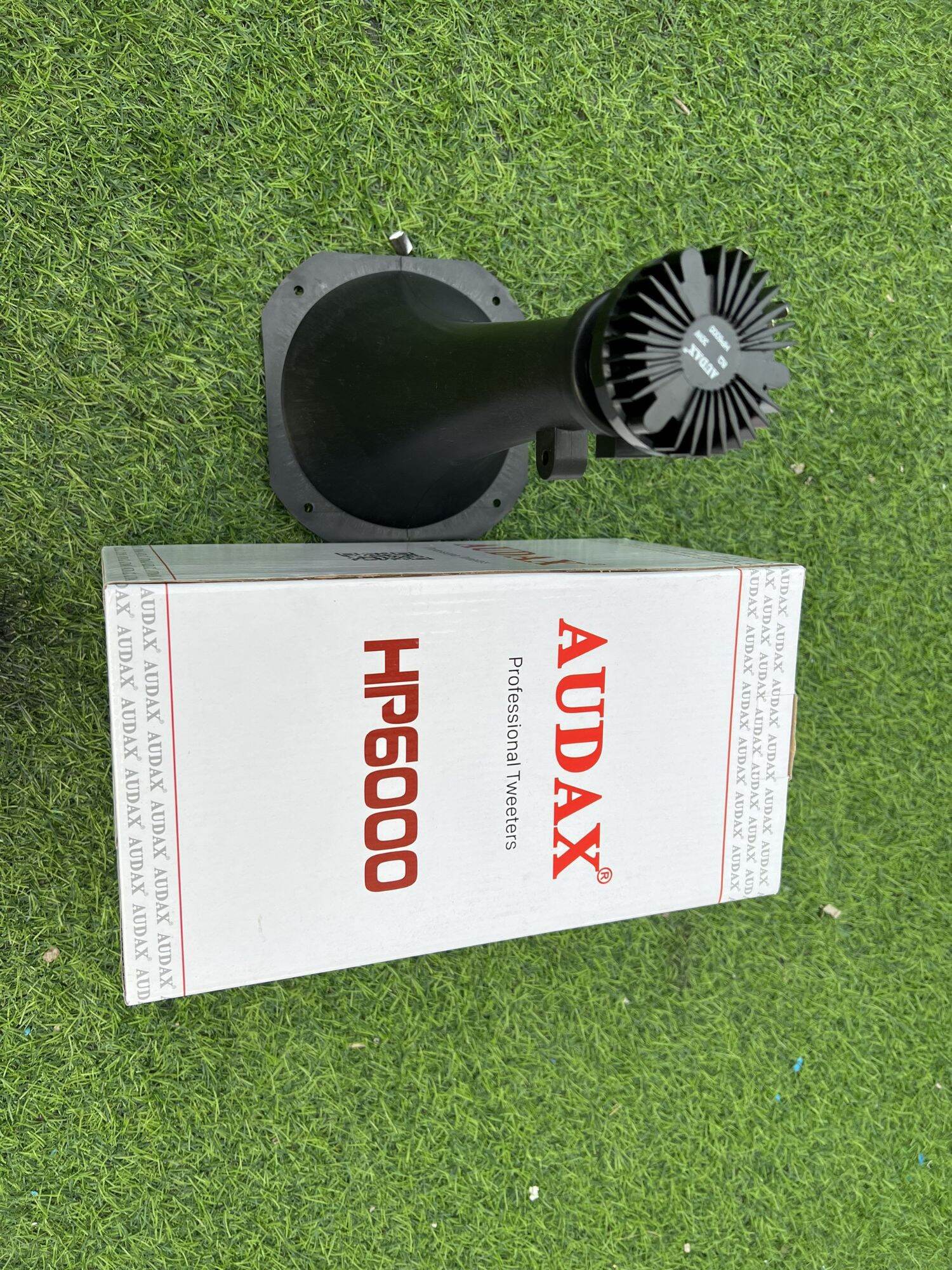 LOA PHÓNG NHÀ YẾN HP 6000