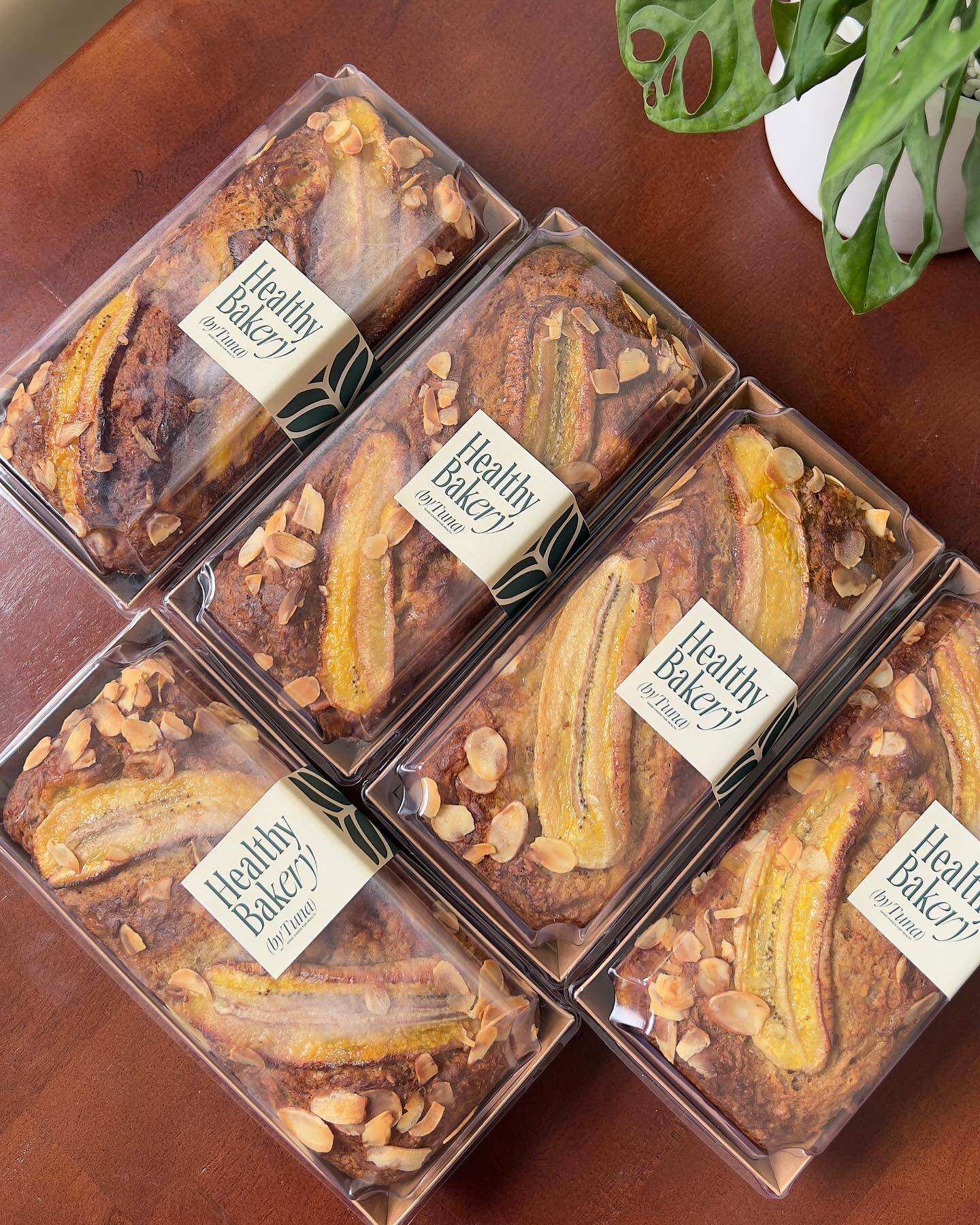Bánh Chuối Yến Mạch Hạnh Nhân Dừa by Tuna