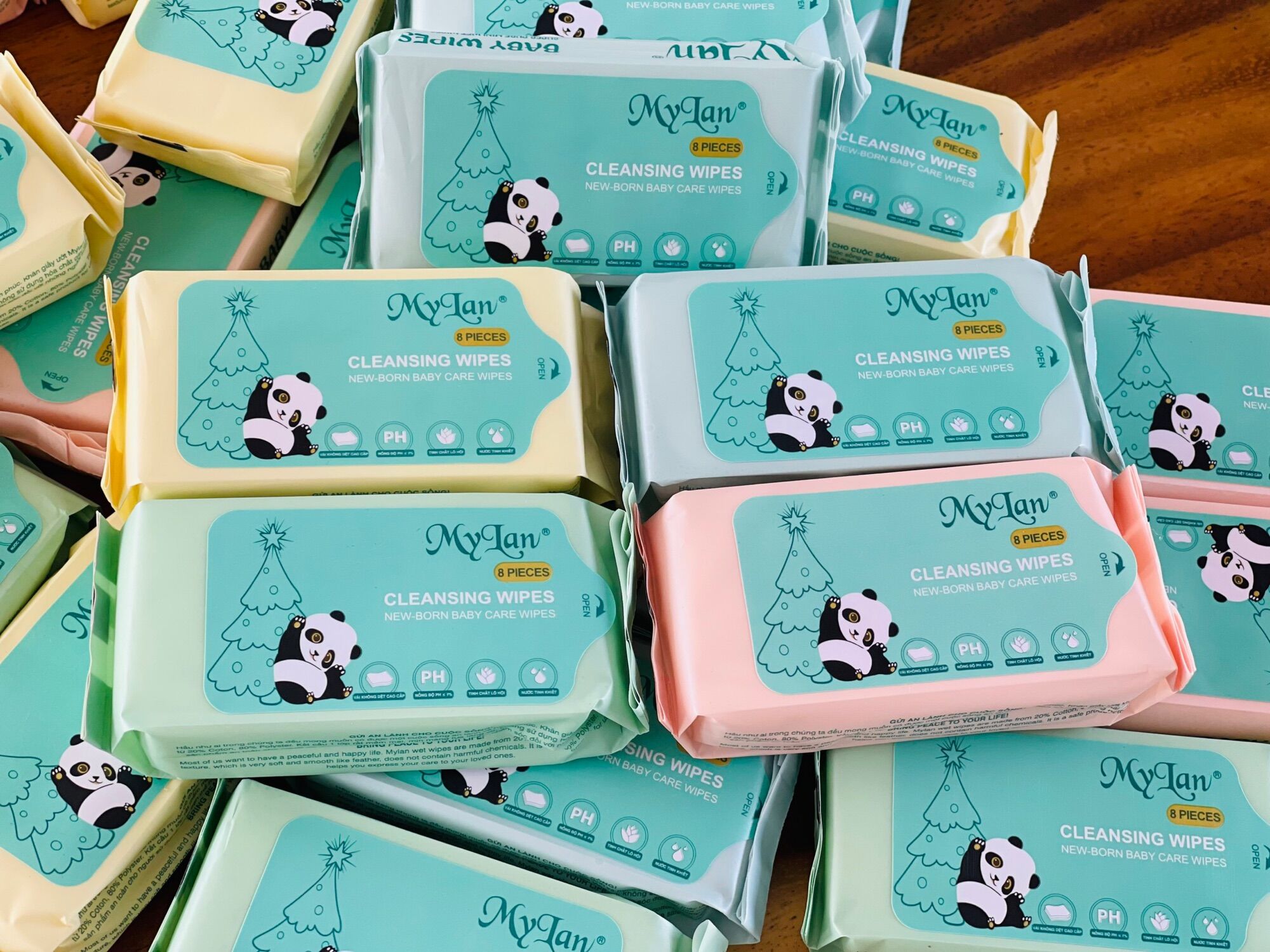Khăn ướt mini cao cấp Mylan-Lốc 8 gói 64 tờ