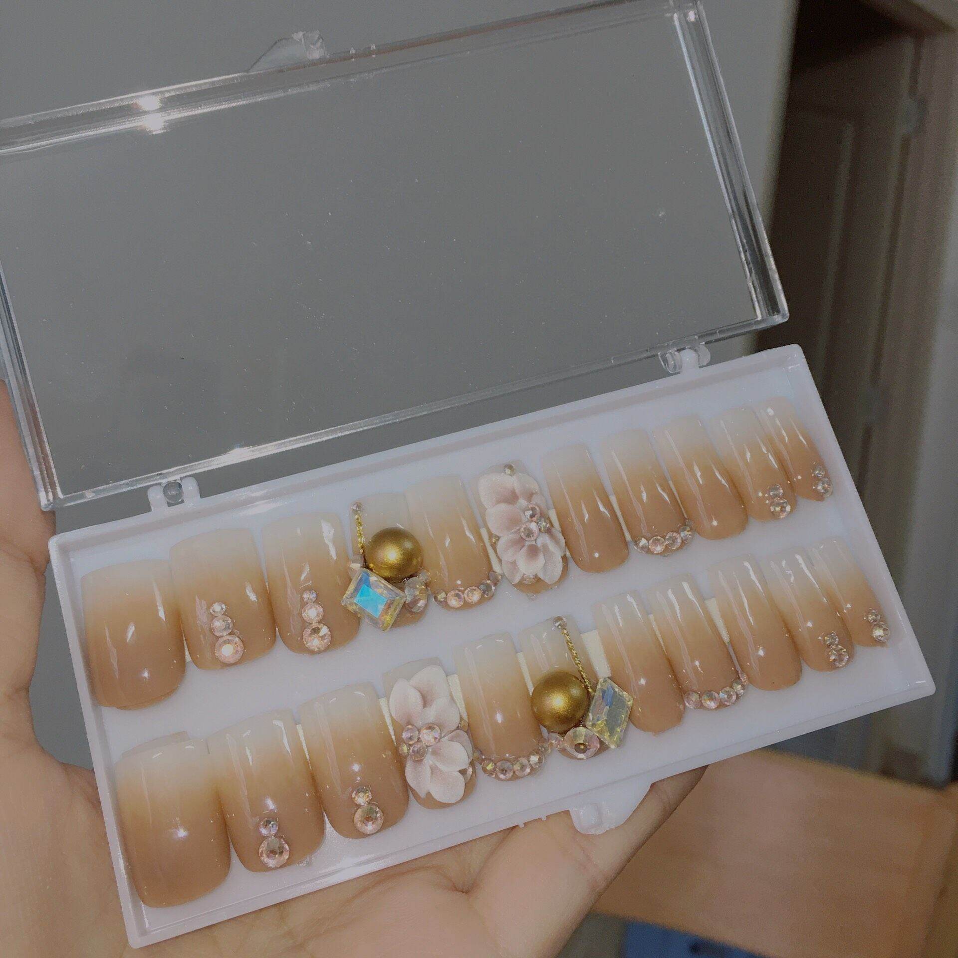 Nailbox/Bộ 24 móng úp tay thiết kế sẵn/móng tay giả phối màu be