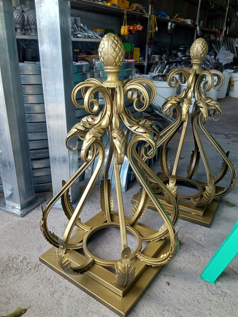 Trụ đèn cổng sắt