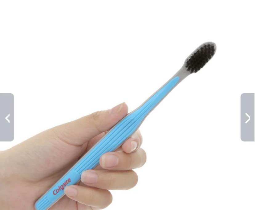 Bàn chải đánh răng Colgate Ultra Soft siêu mềm (màu ngẫu nhiên)