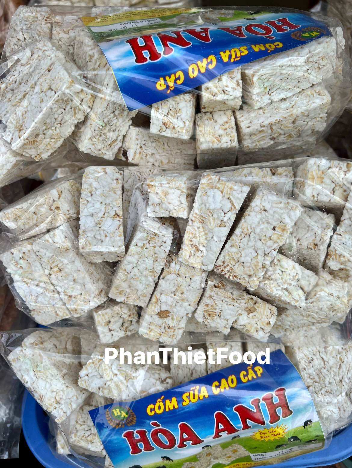 Cốm sữa cắt miếng nhỏ. Đặc sản Phan Thiết.