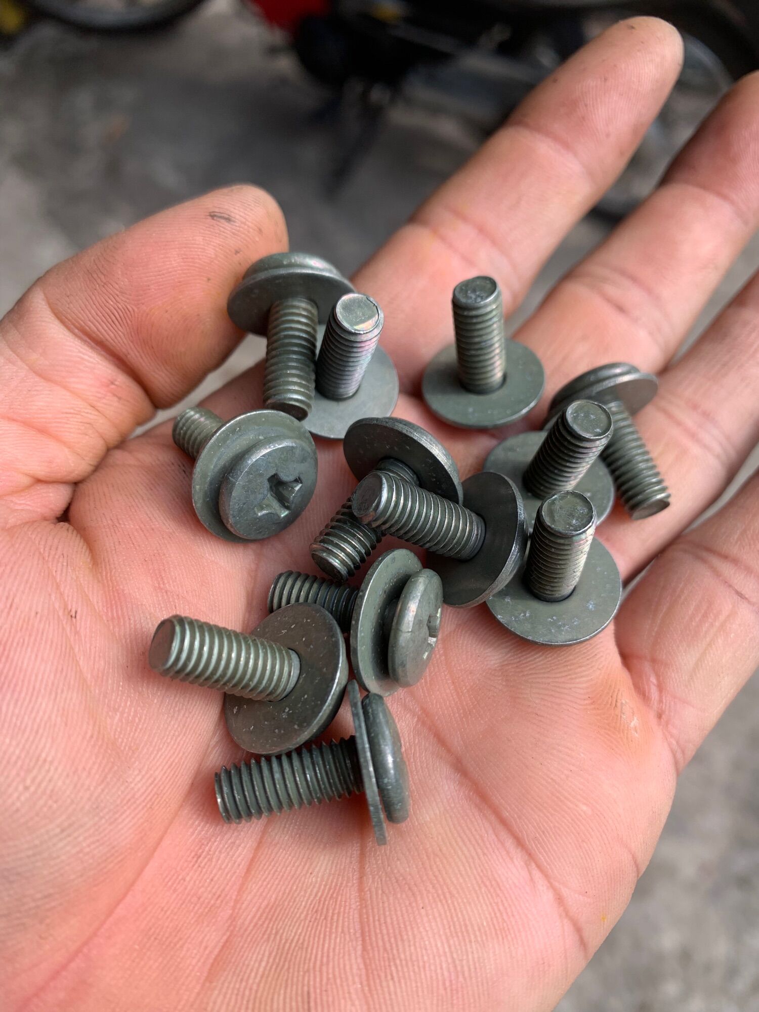 Ốc dù 6ly2P yamaha  (10 - 50 con)