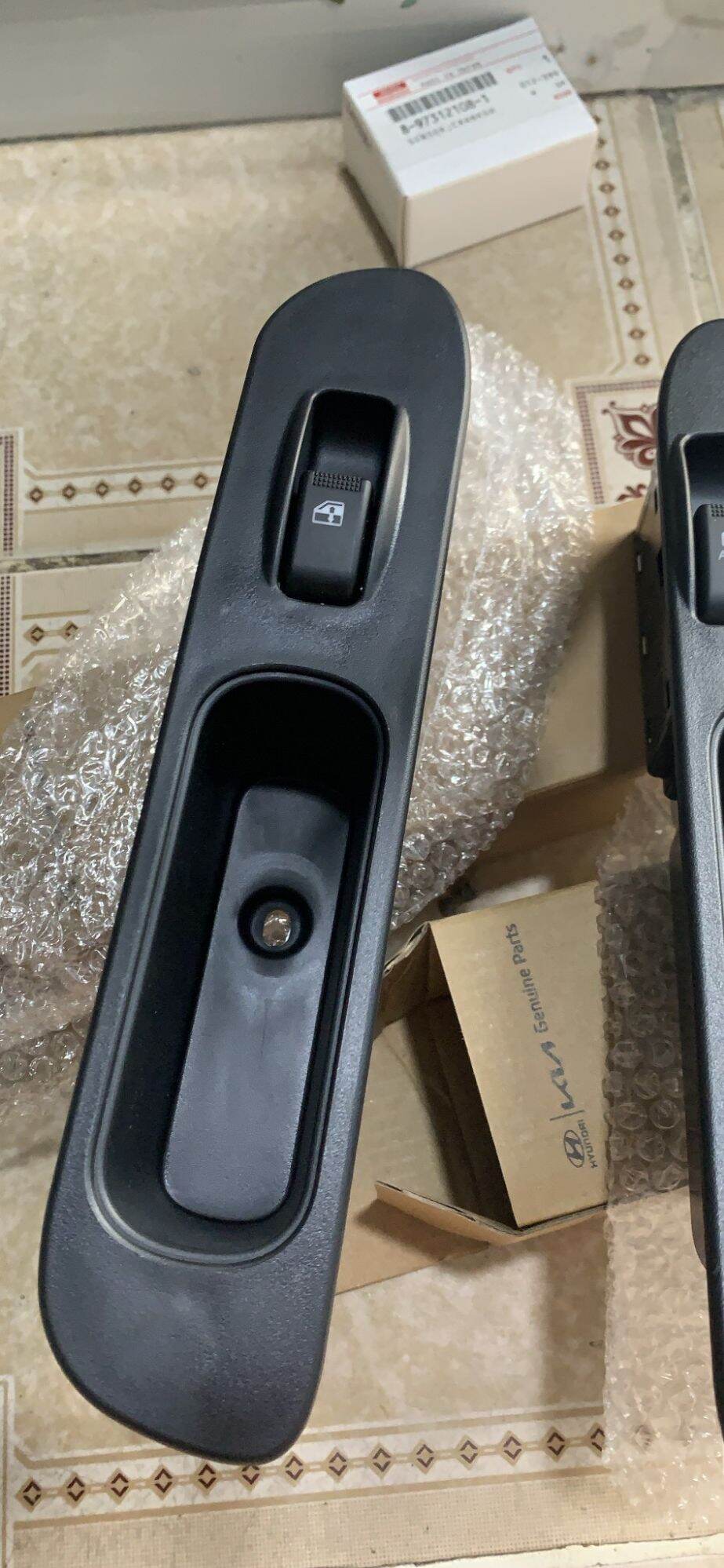Công tắc bấm kính  kia K3000, K2700, K165