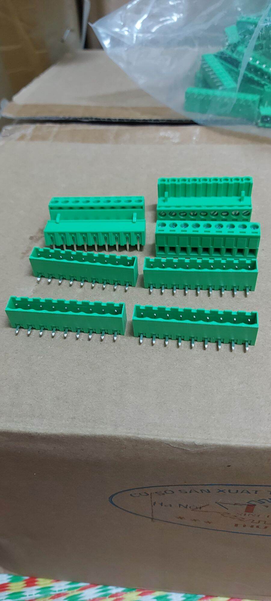 Cọc nguồn cầu đấu xanh