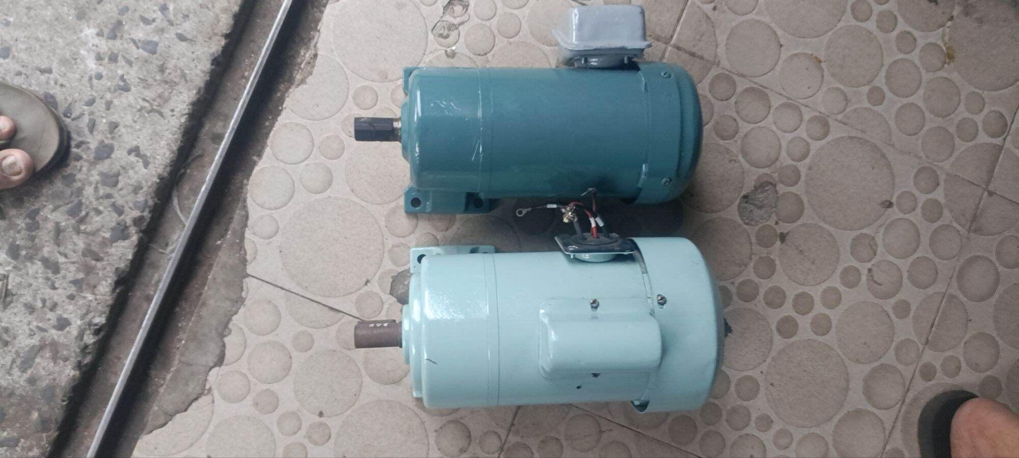 motor giảm tốc 400w  ,  220v  , trục cốc 22li