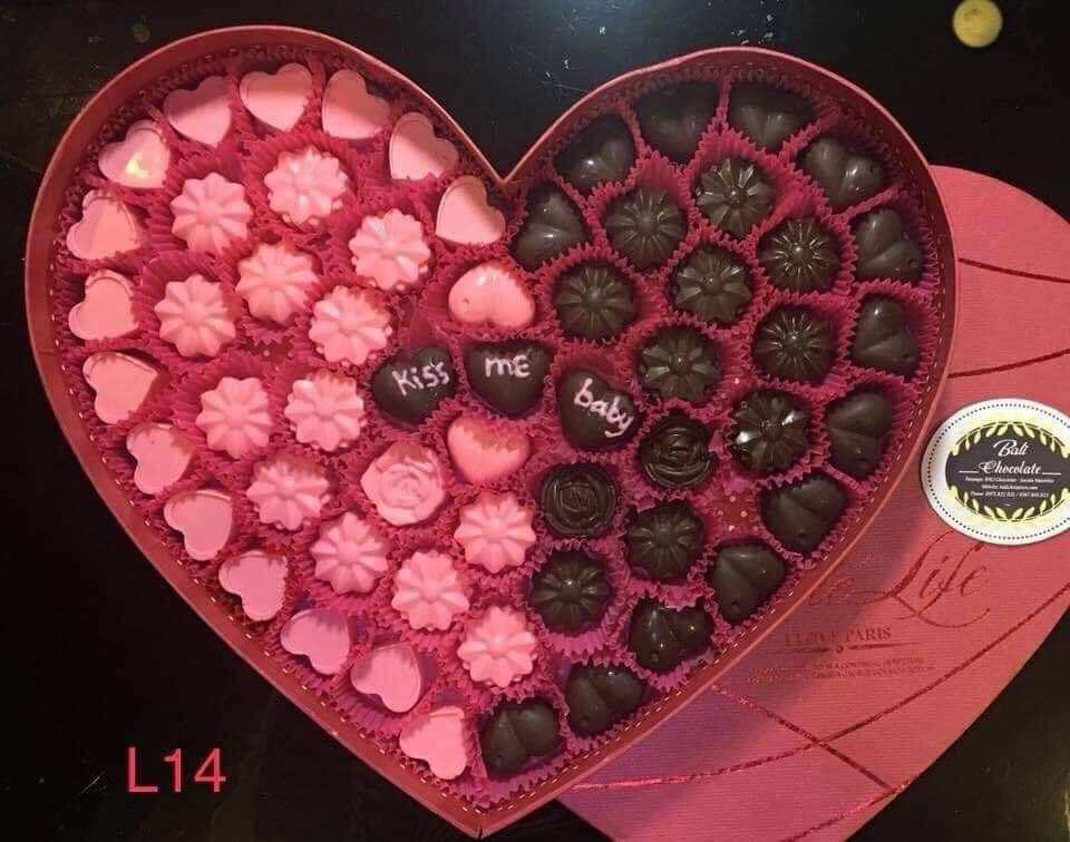 Hộp socola VALENTINE theo yêu cầu ( kèm thiệp + ghi nếu có yêu cầu)