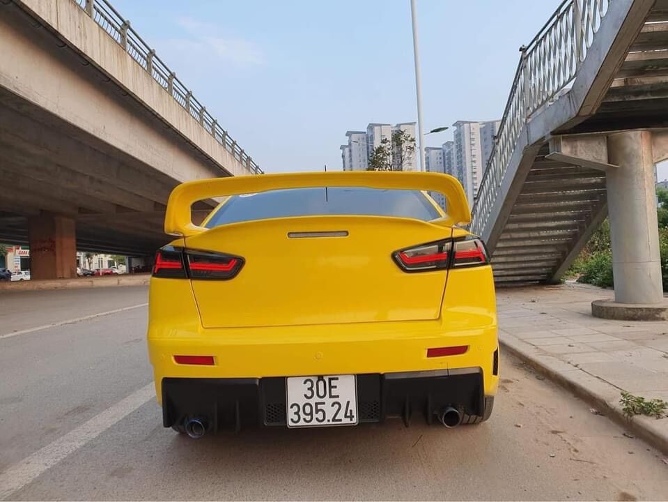 Đuôi gió thể thao các dòng xe sedan