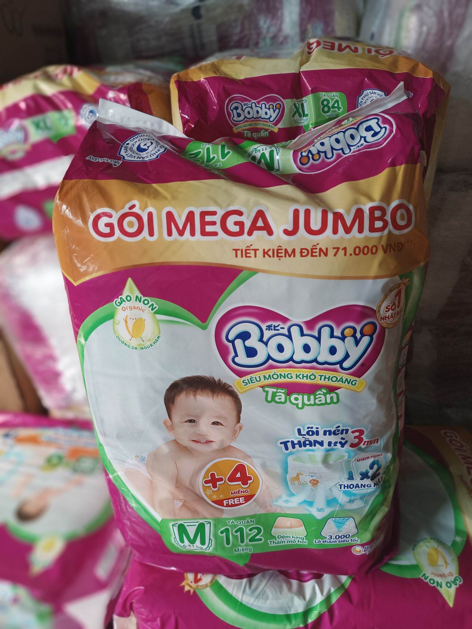 Tã quần gói Mega jumbo bobby cực tiết kiệm lõi nén 3mm siêu mỏng thấm hút size M 112 +4 miếng