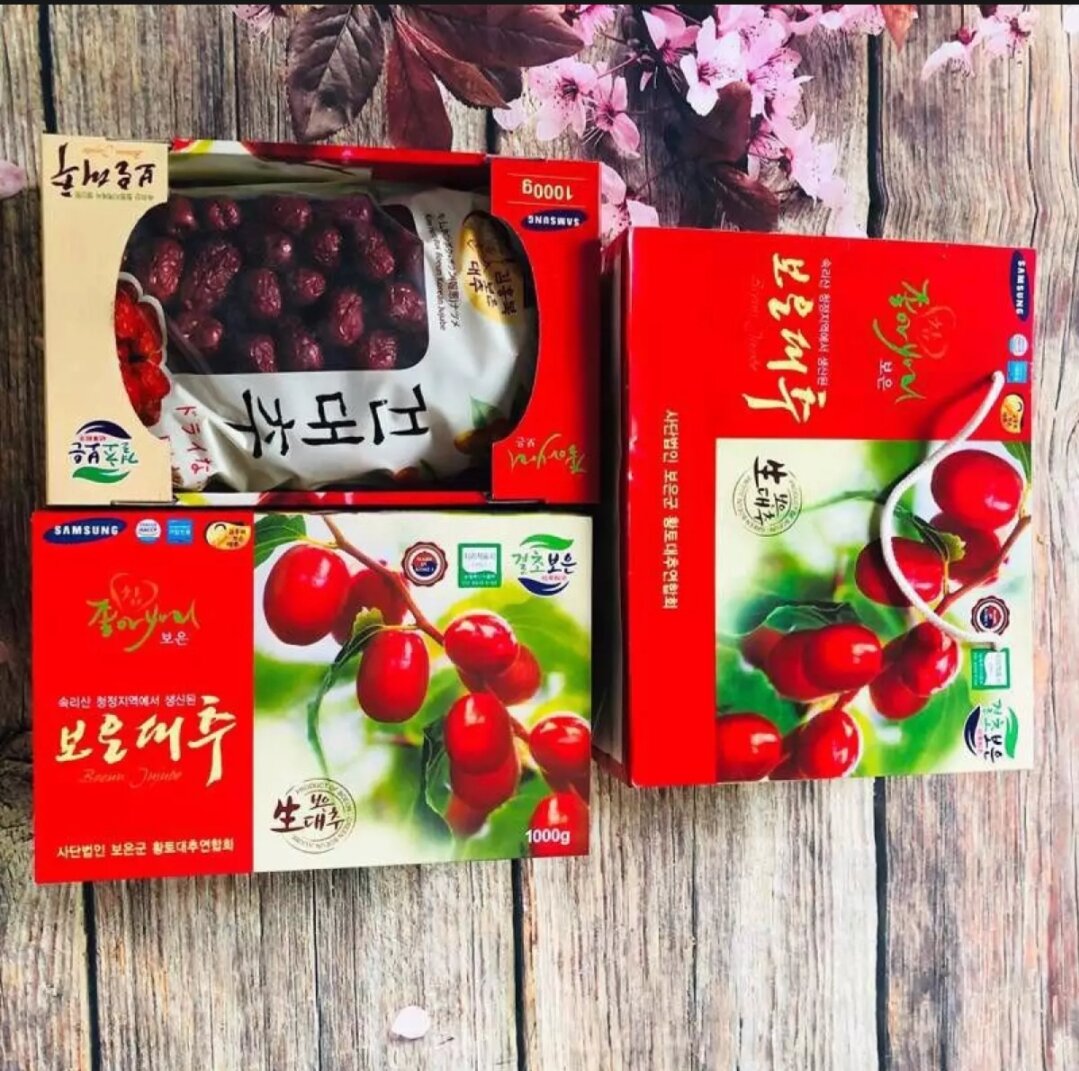 Táo Đỏ Hàn Quốc ( Hộp 1kg kèm túi xách)