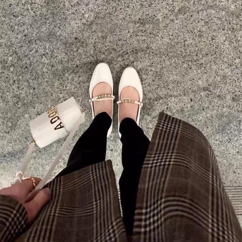 Giày bệt xuất dư ADORE