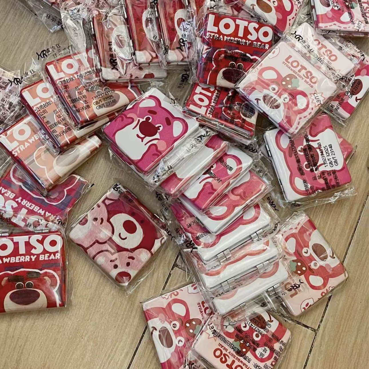 Gương soi 2 mặt gấu losto - gương trang điểm cầm tay mini