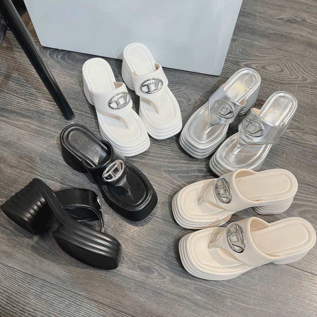 Dép xuồng kẹp D cao 8 phân da mềm êm