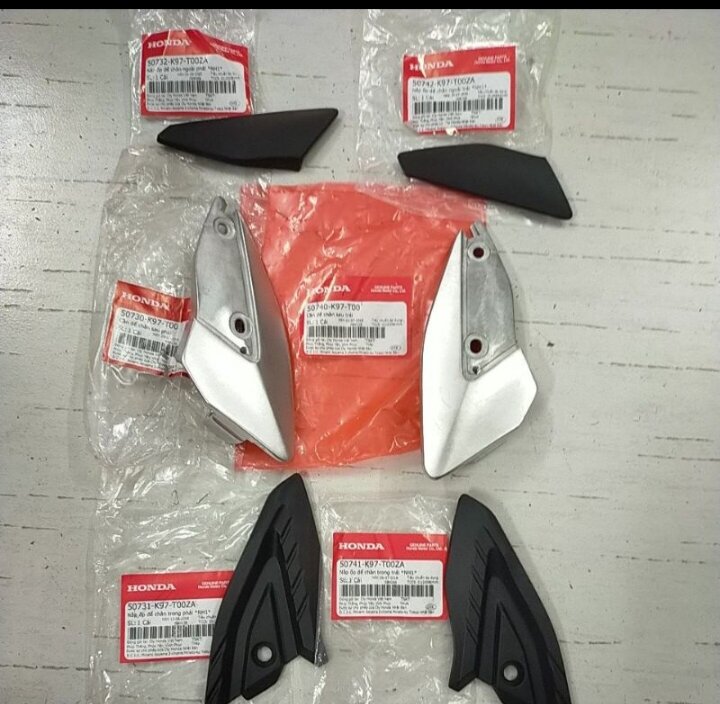 A Bộ gác chân xếp sau Honda PCX 2017-2020