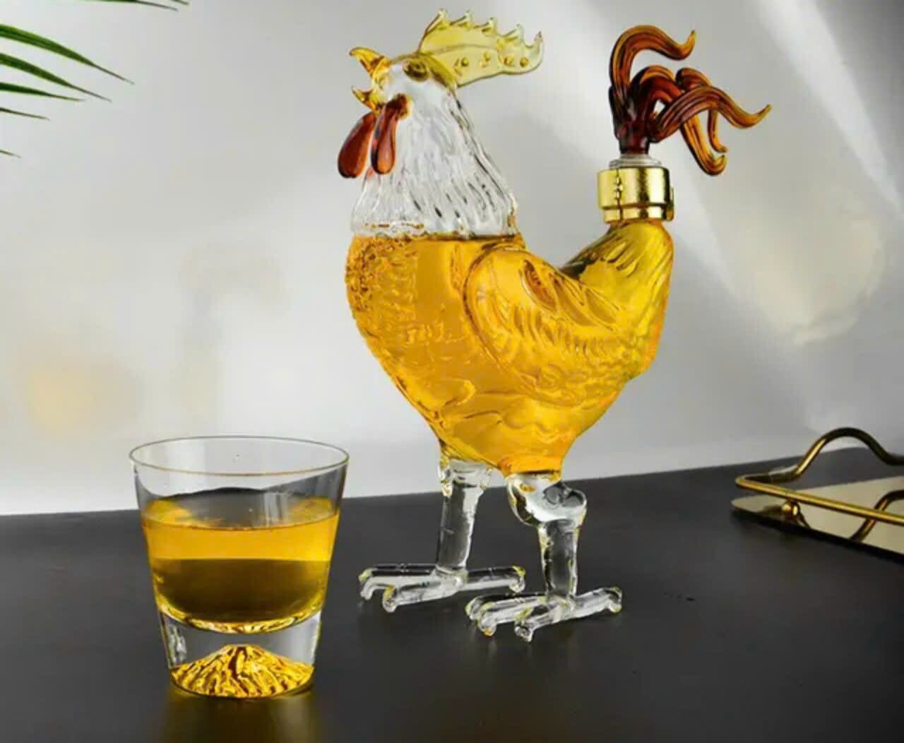Vỏ bình đựng rượu hình con gà trống