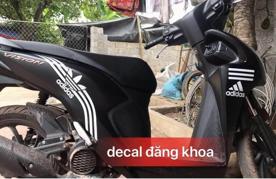Tem ADIDAS trắng dán cho các loại xe