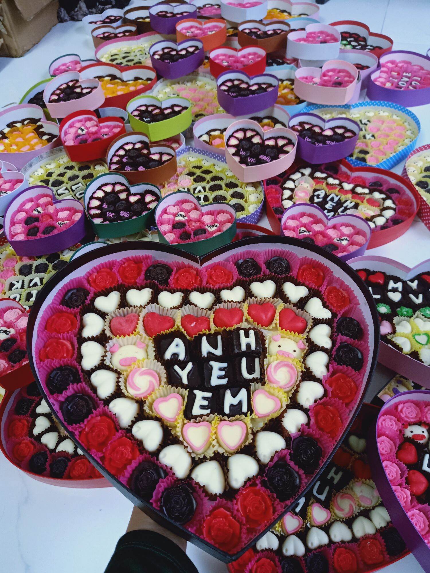 Hộp socola VALENTINE theo yêu cầu ( kèm thiệp)