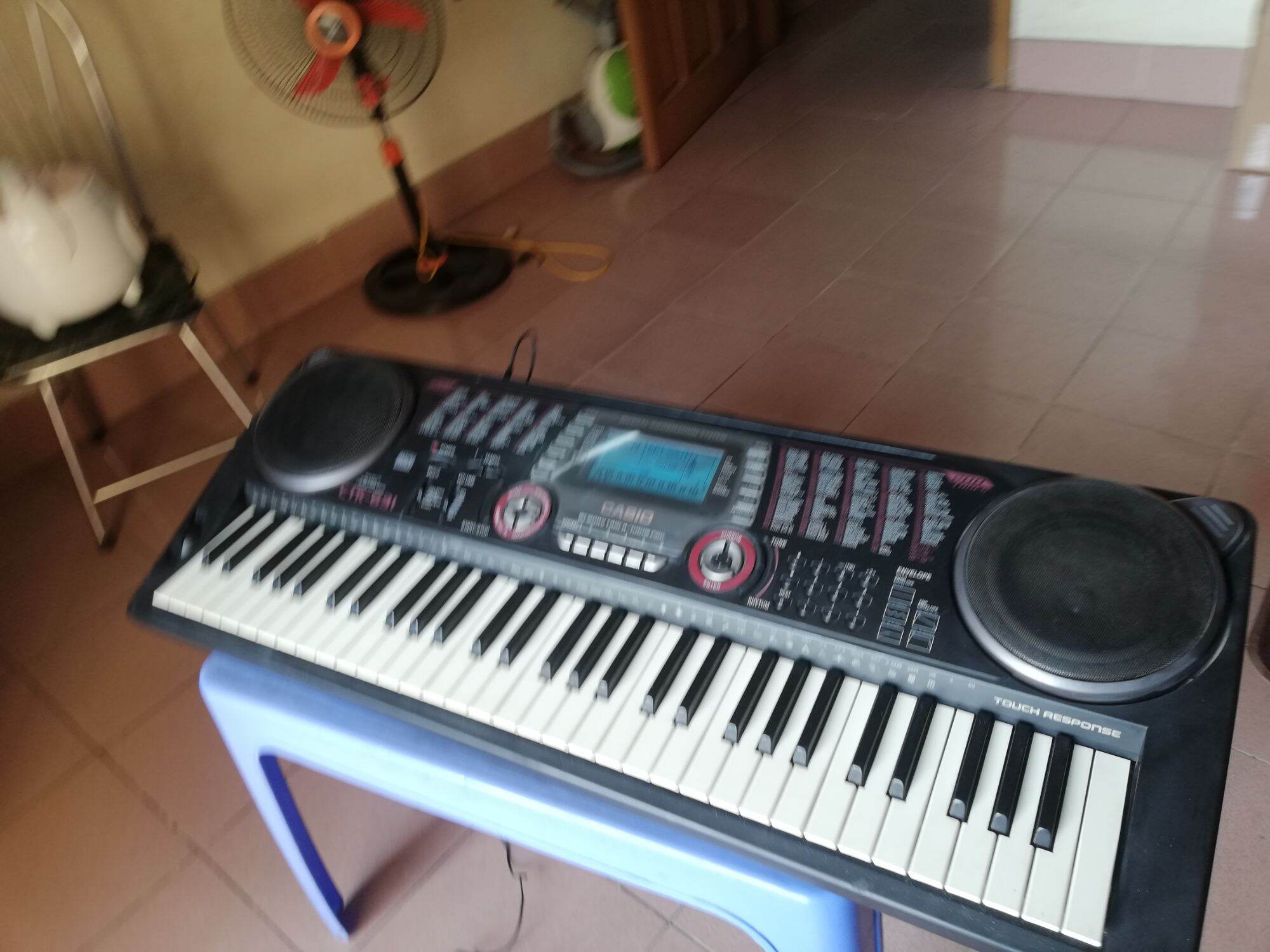 đàn organ Casio CTK 631